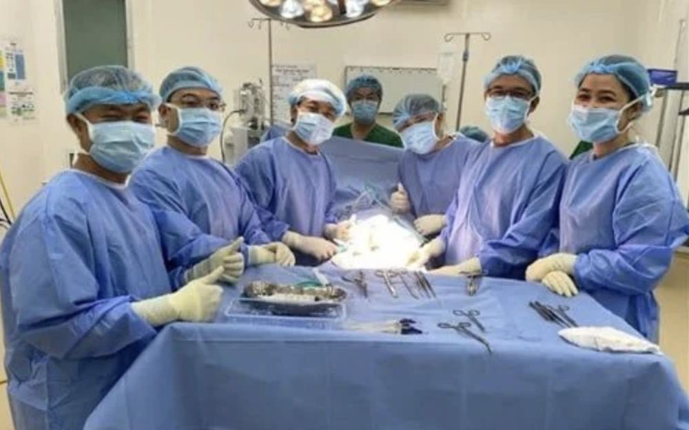 Cái kết của nam thanh niên hơn 1 năm uống rượu ngâm cao trăn