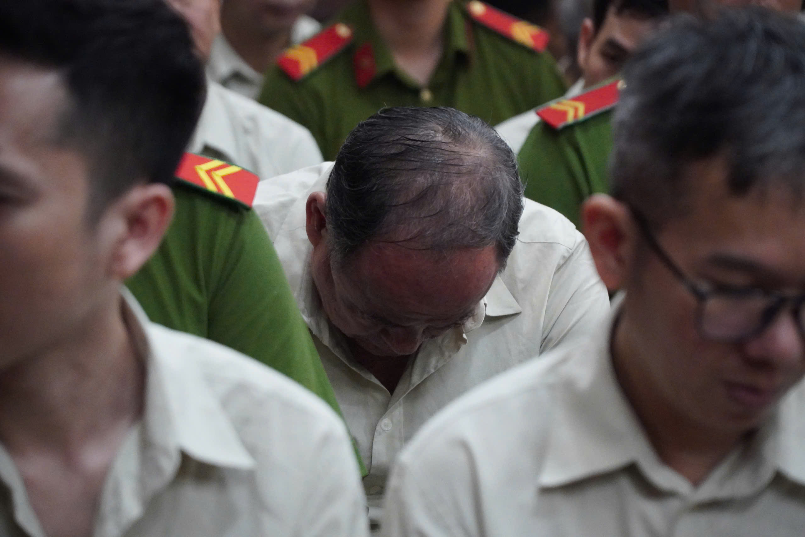 Cựu Chủ tịch tỉnh An Giang Nguyễn Thanh Bình đối diện mức án 10 năm tù- Ảnh 2.