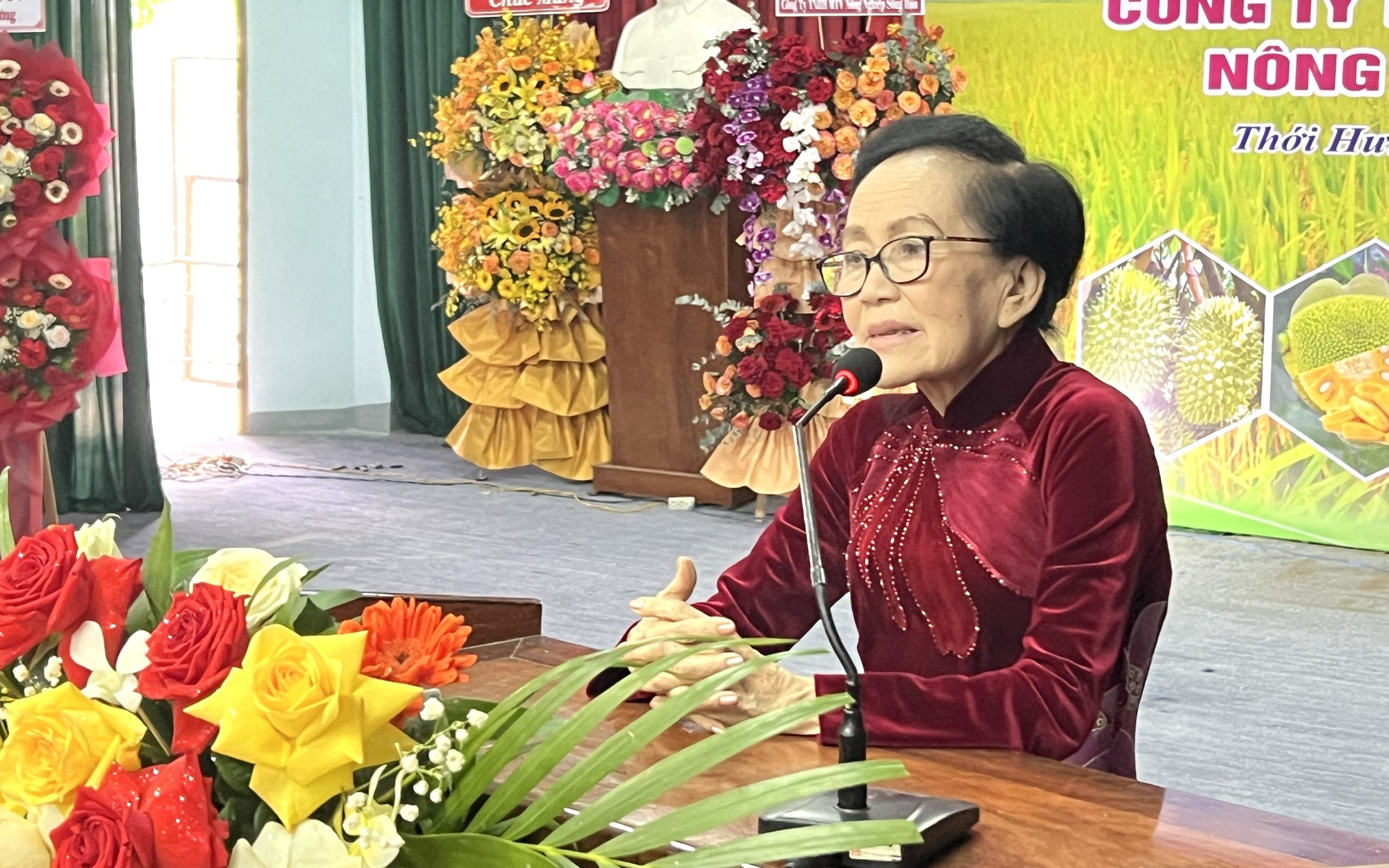Bà Ba Sương bất ngờ xuất hiện tại sự kiện lớn ở Nông trường Sông Hậu