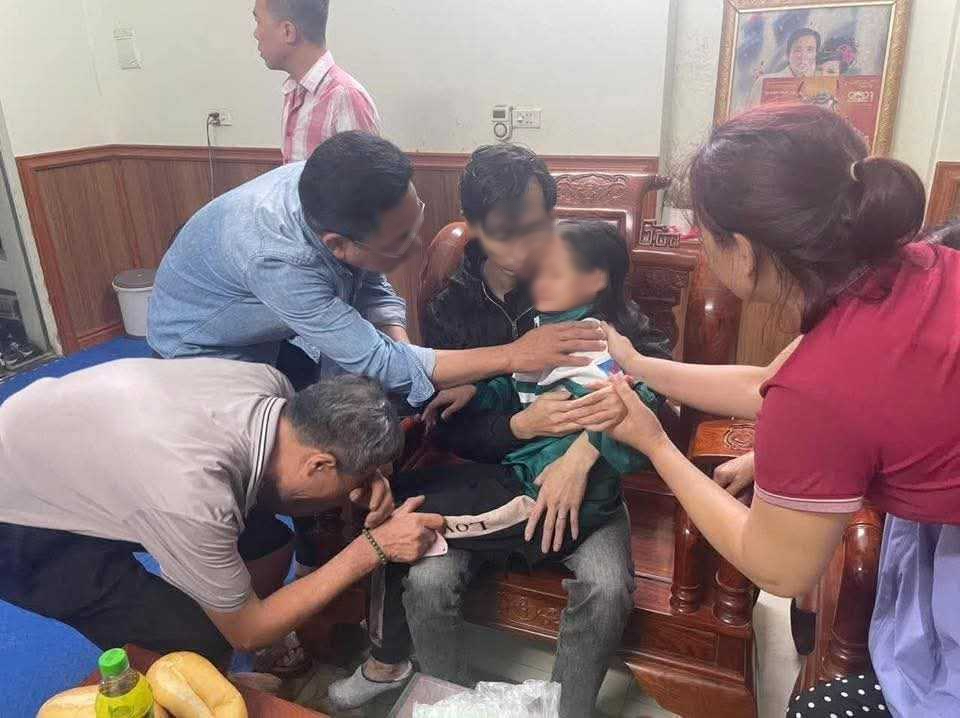 Gã đàn ông 2 tay cầm 2 dao xông vào nhà khống chế bé gái 9 tuổi suốt 6 giờ- Ảnh 3.