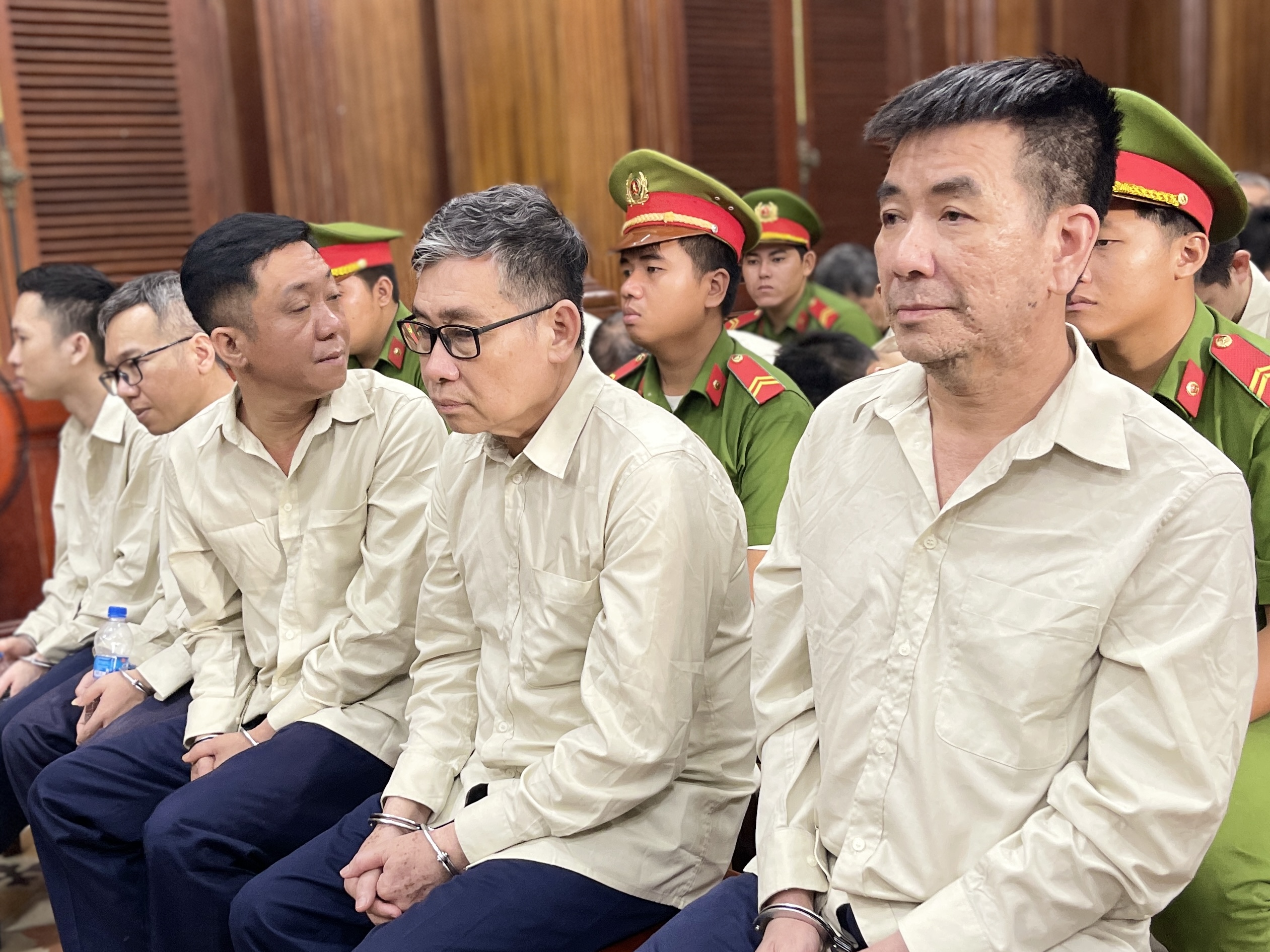Cựu Chủ tịch tỉnh An Giang Nguyễn Thanh Bình đối diện mức án 10 năm tù- Ảnh 3.