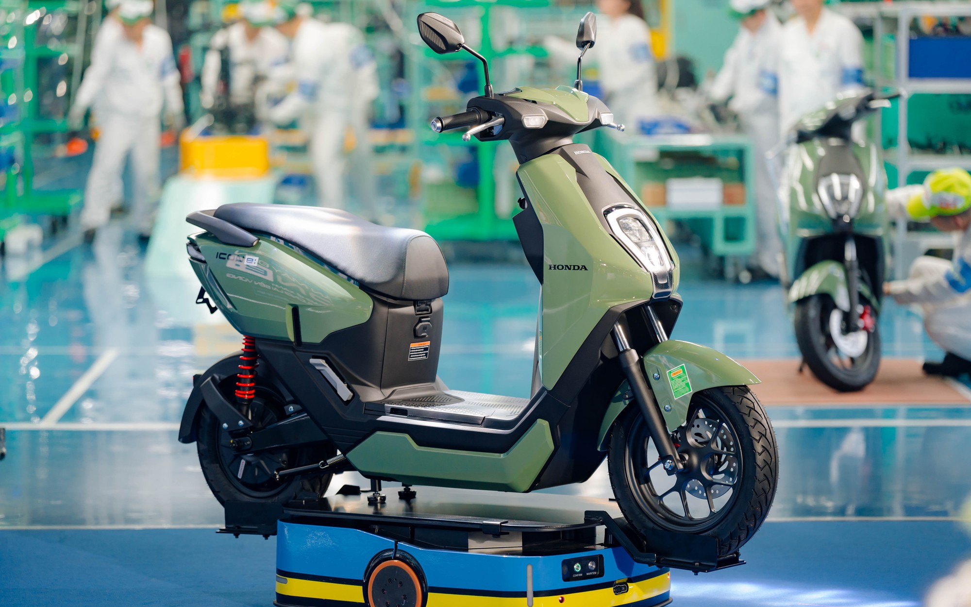 Honda Việt Nam xuất xưởng chiếc xe gắn máy điện ICON e: đầu tiên