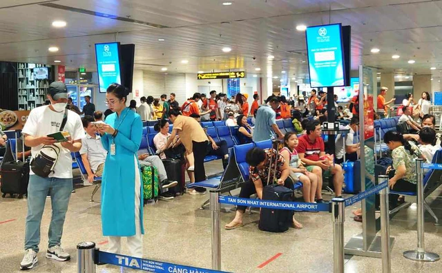 Vì sao một số chuyến bay tại Tân Sơn Nhất, Côn Đảo bị chậm, hủy trong sáng 27-3?- Ảnh 1.