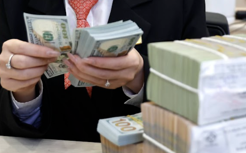 Dự báo mới nhất về lãi suất, giá USD tại Việt Nam