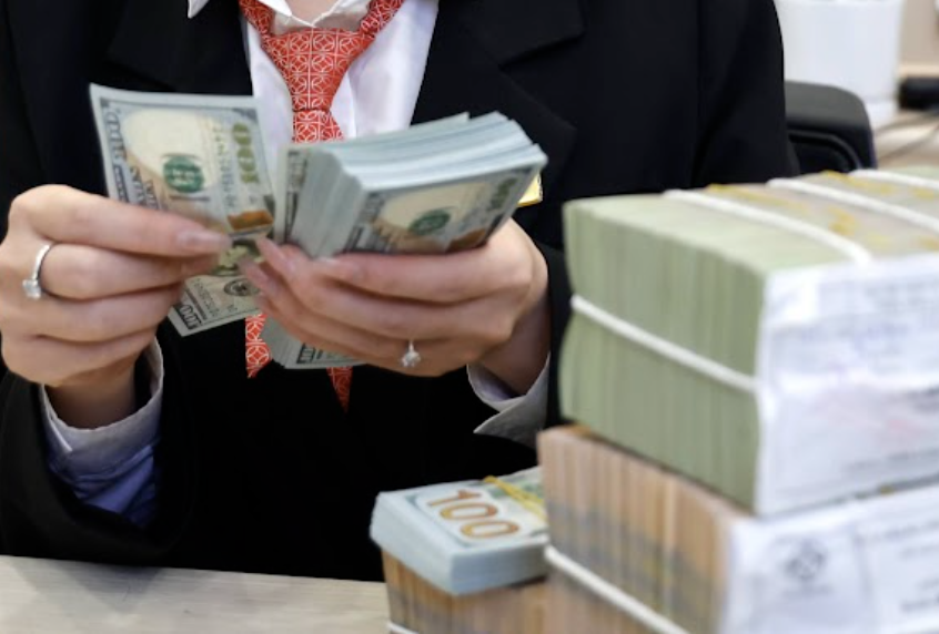 Dự b&aacute;o mới nhất về l&atilde;i suất, gi&aacute; USD tại Việt Nam- Ảnh 2.