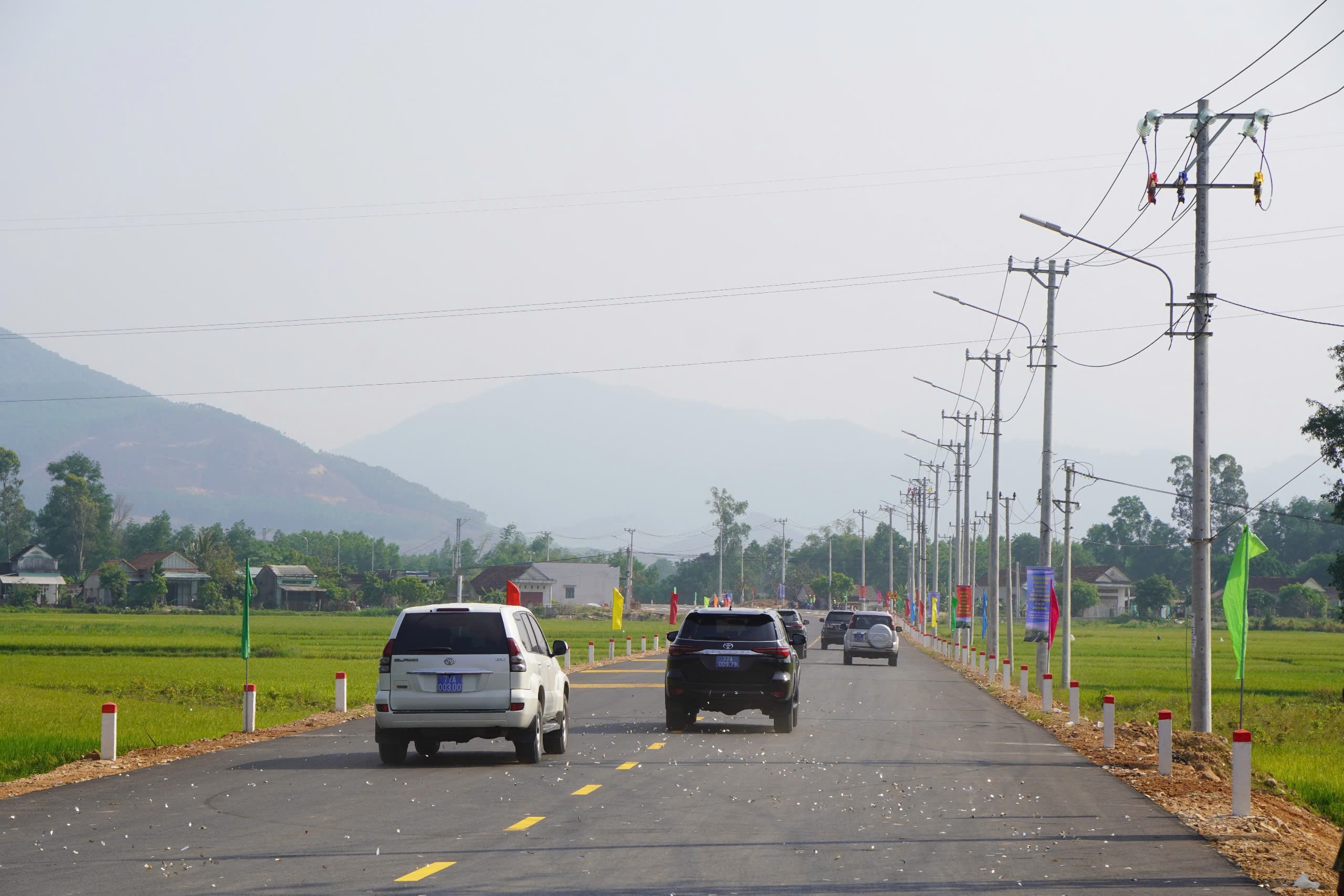 Ph&oacute; Thủ tướng Nguyễn Ch&iacute; Dũng dự kh&aacute;nh th&agrave;nh 2 c&ocirc;ng tr&igrave;nh gần 1.800 tỉ ở B&igrave;nh Định- Ảnh 3.