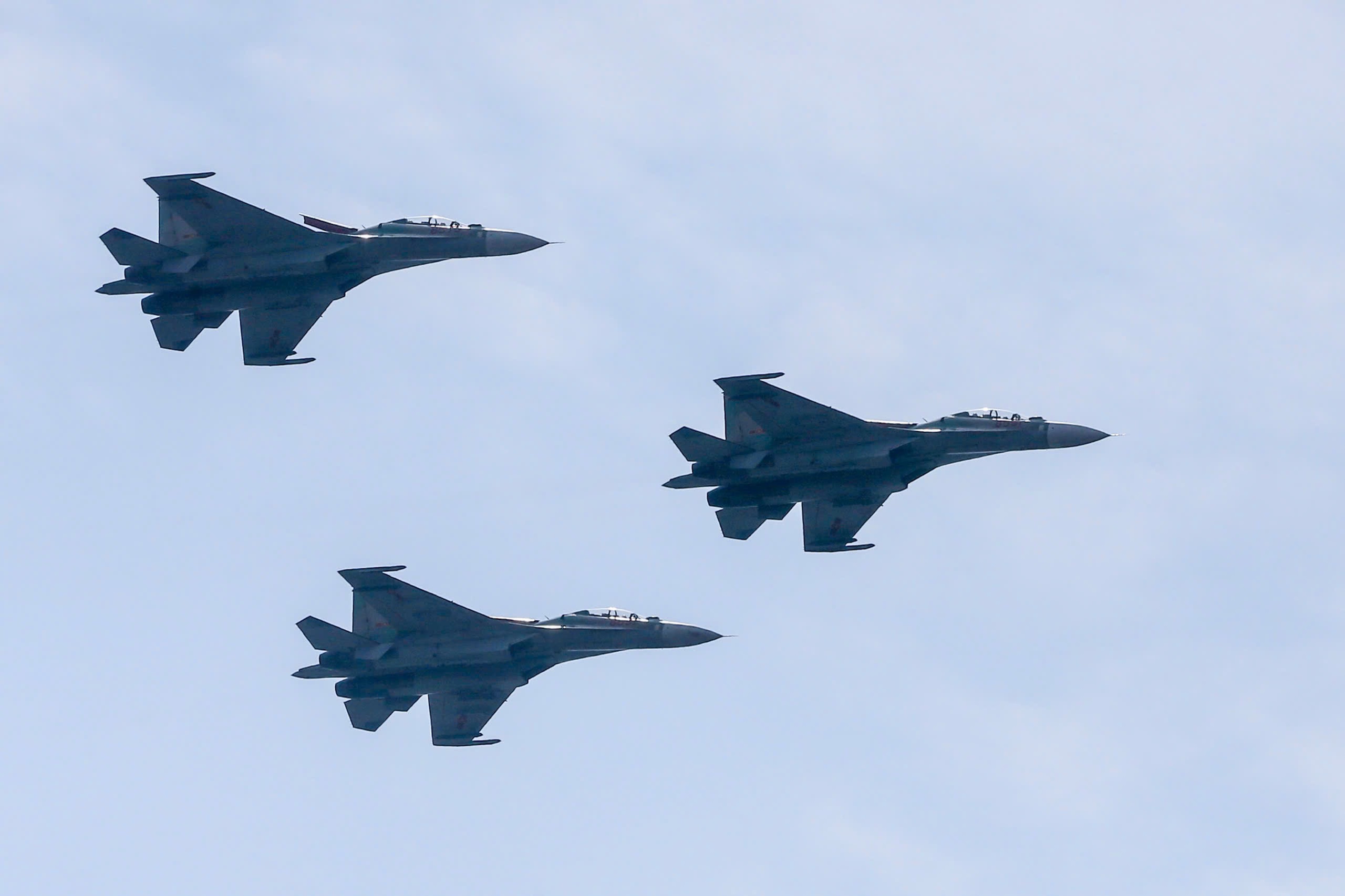 CLIP: Yak130 và Su30-MK2 bay tập luyện trên bầu trời TP HCM- Ảnh 5.