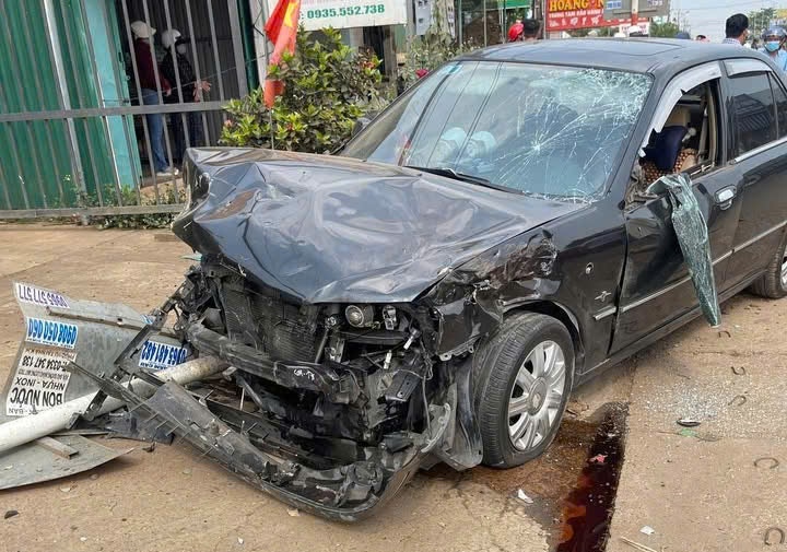 Xe biển xanh va chạm c&ocirc;ng n&ocirc;ng, 1 người tử vong- Ảnh 1.