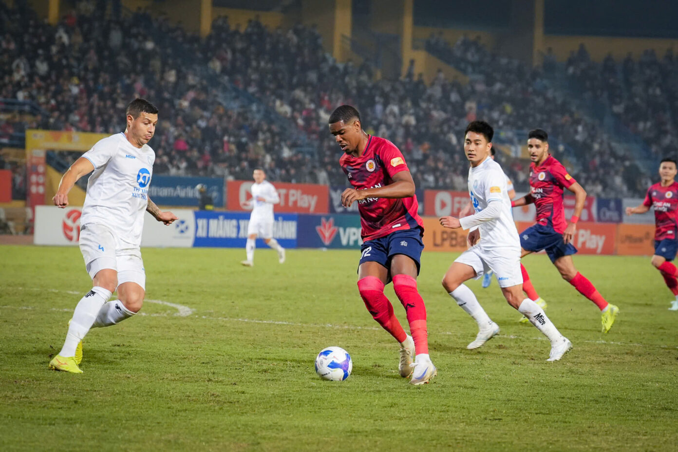 Mùa giải V-League 2025-2026 sẽ có 2 suất phải xuống hạng- Ảnh 2.