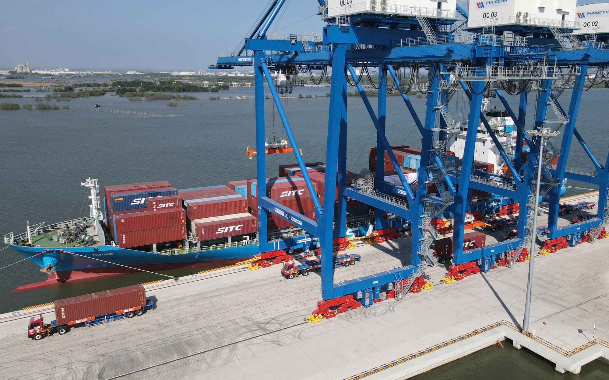Hình ảnh cảng lớn nhất Đồng Nai đón hãng tàu container hàng đầu châu Á