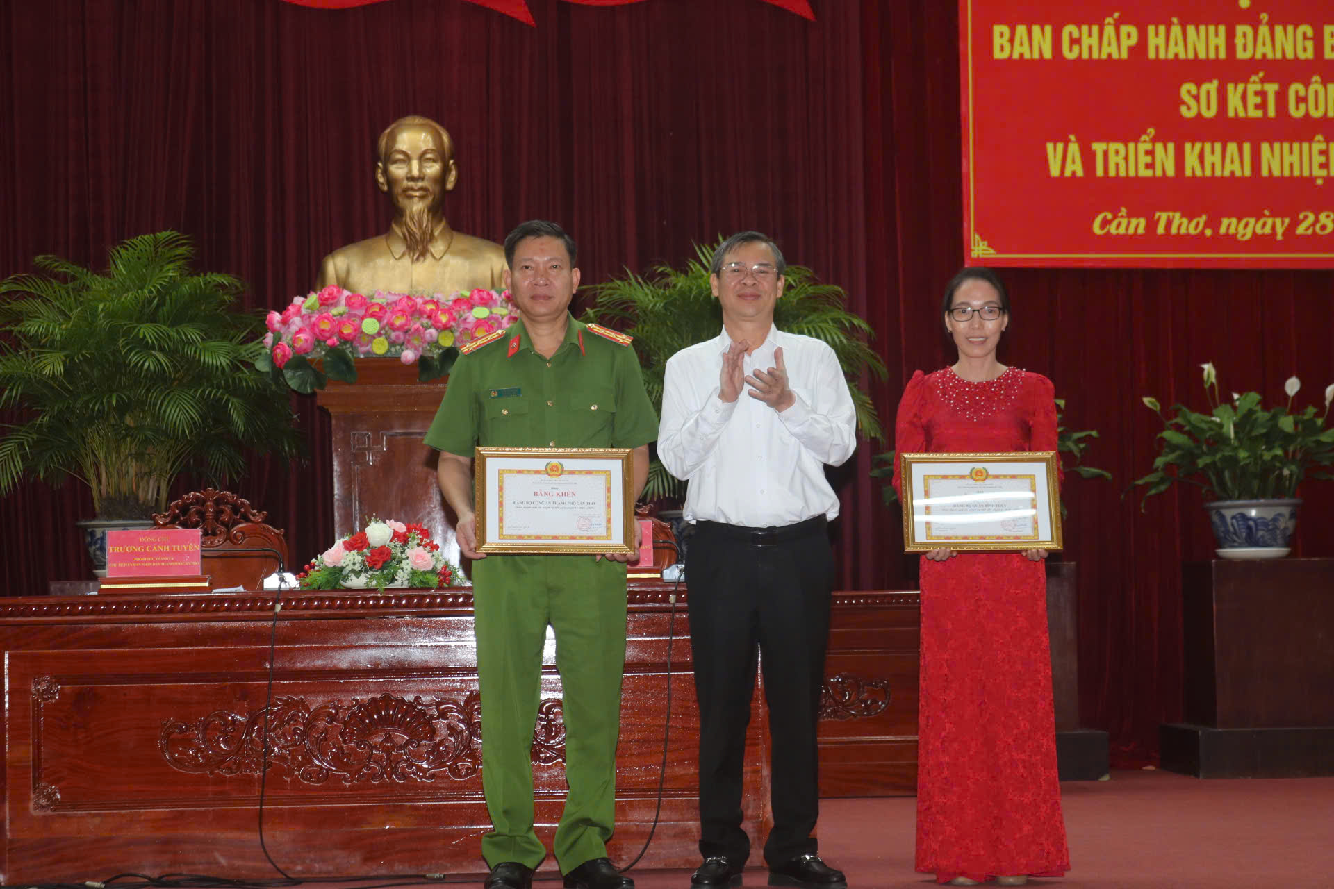 Bí thư Thành ủy Cần Thơ chỉ đạo "nóng" liên quan tinh gọn, sắp xếp tổ chức bộ máy- Ảnh 3.
