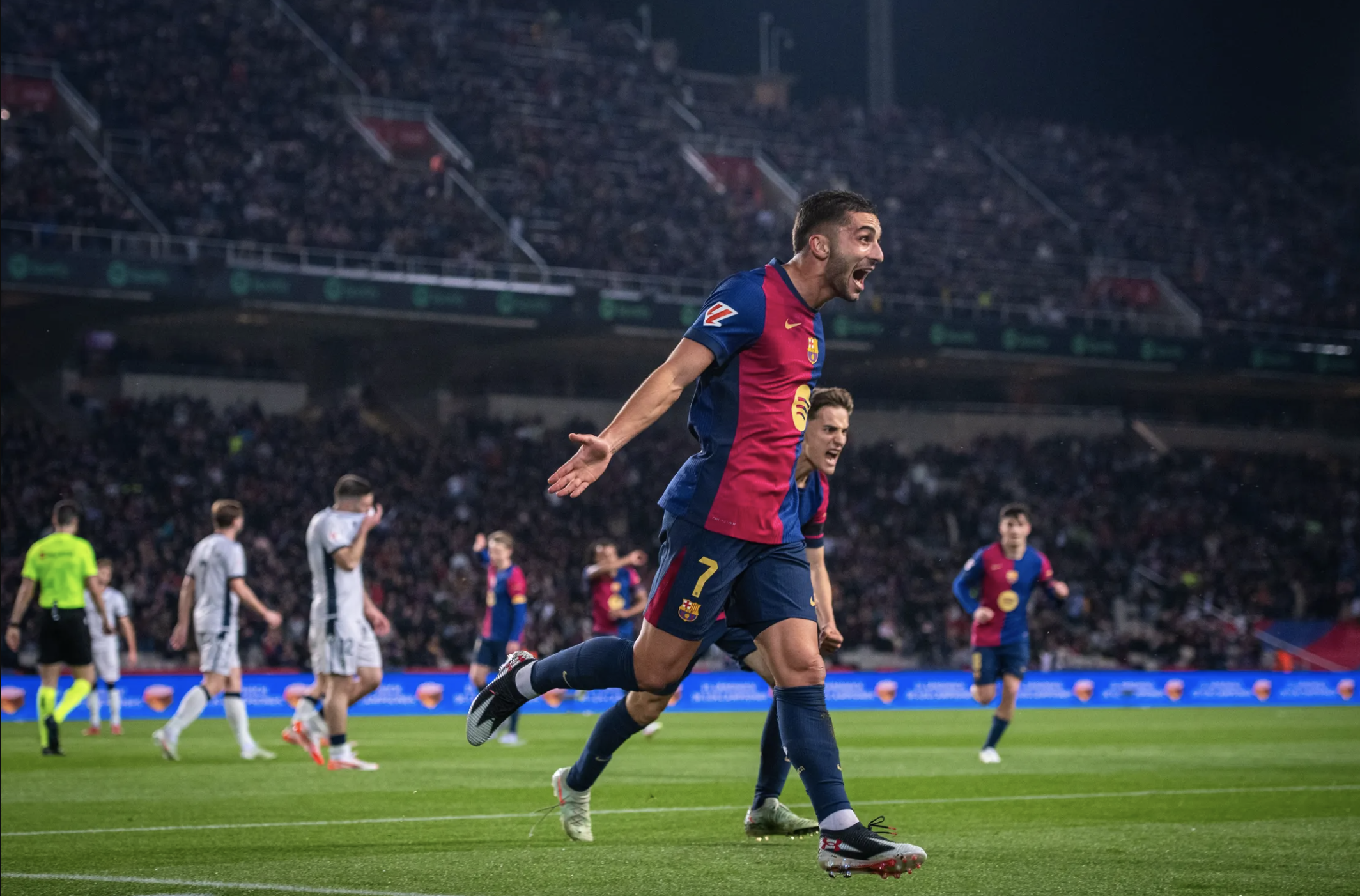 Thắng áp đảo Osasuna, Barcelona khởi đầu mỹ mãn chặng tourmalet- Ảnh 3.