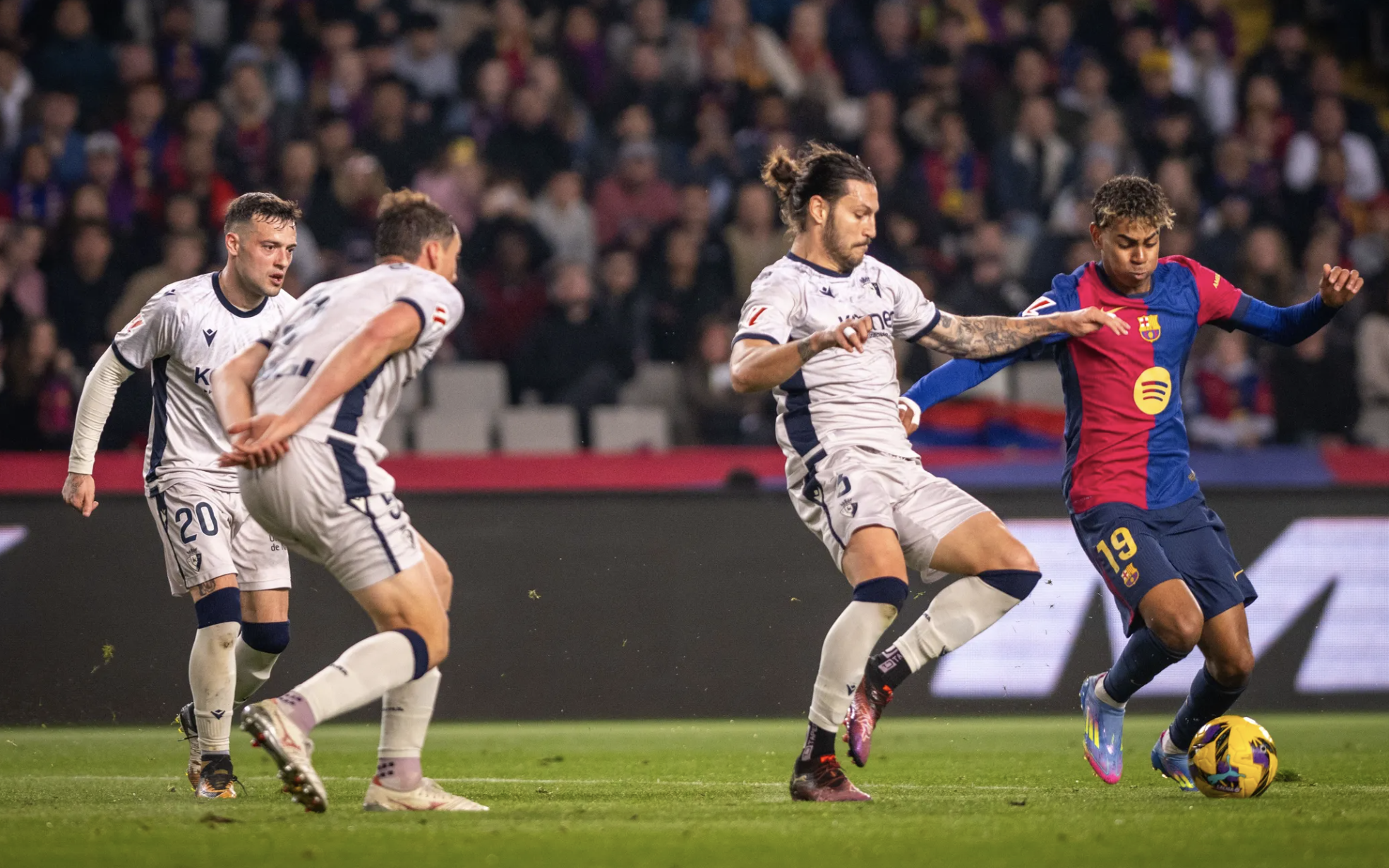 Thắng áp đảo Osasuna, Barcelona khởi đầu mỹ mãn chặng tourmalet