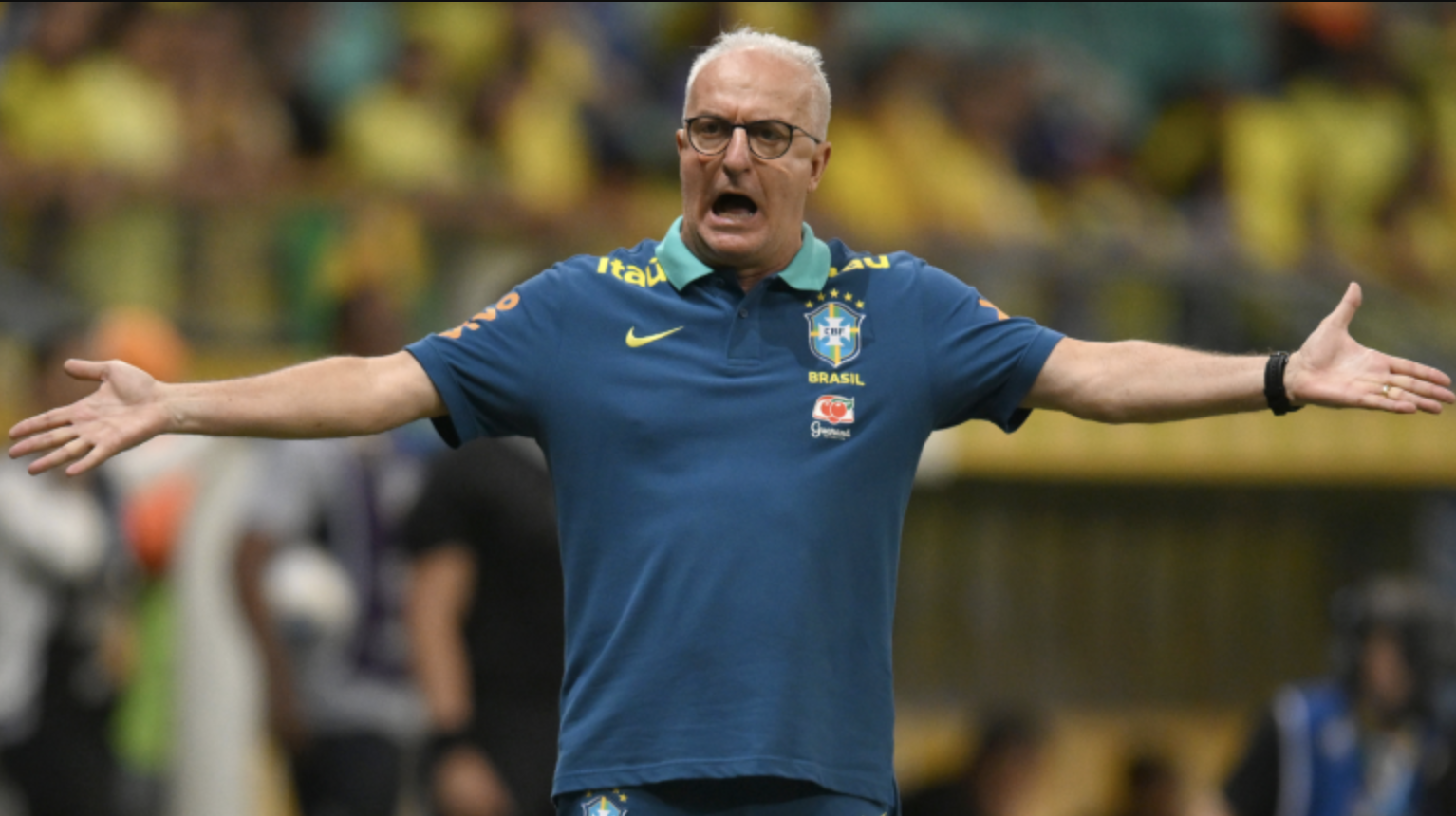 Thua thảm Argenrtina vòng loại World Cup, HLV tuyển Brazil bị cách chức- Ảnh 1.