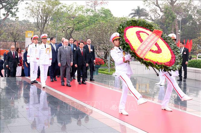 Tổng thống Brazil vào Lăng viếng Chủ tịch Hồ Chí Minh- Ảnh 6.