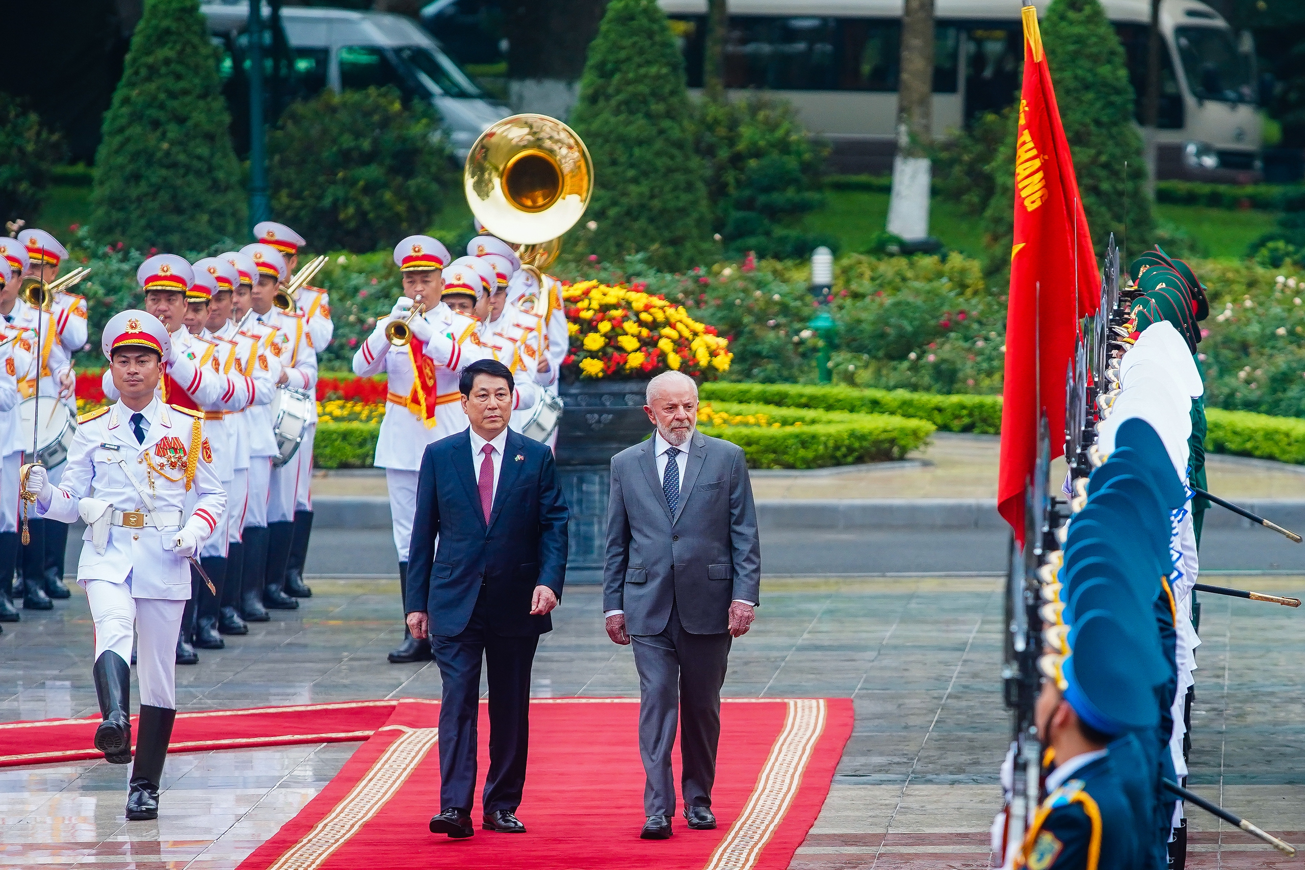 Chủ tịch nước Lương Cường chủ trì lễ đón Tổng thống Brazil- Ảnh 1.