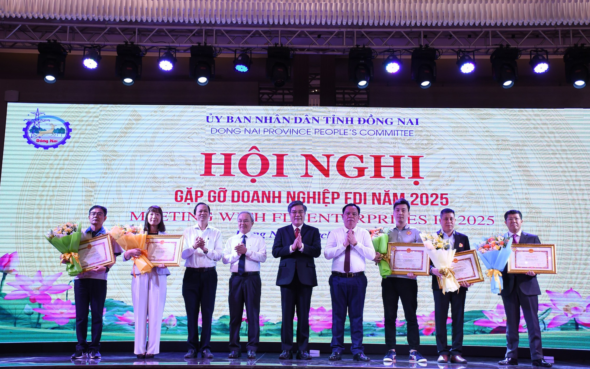 Lãnh đạo Đồng Nai gặp gỡ, đối thoại với hơn 300 doanh nghiệp 