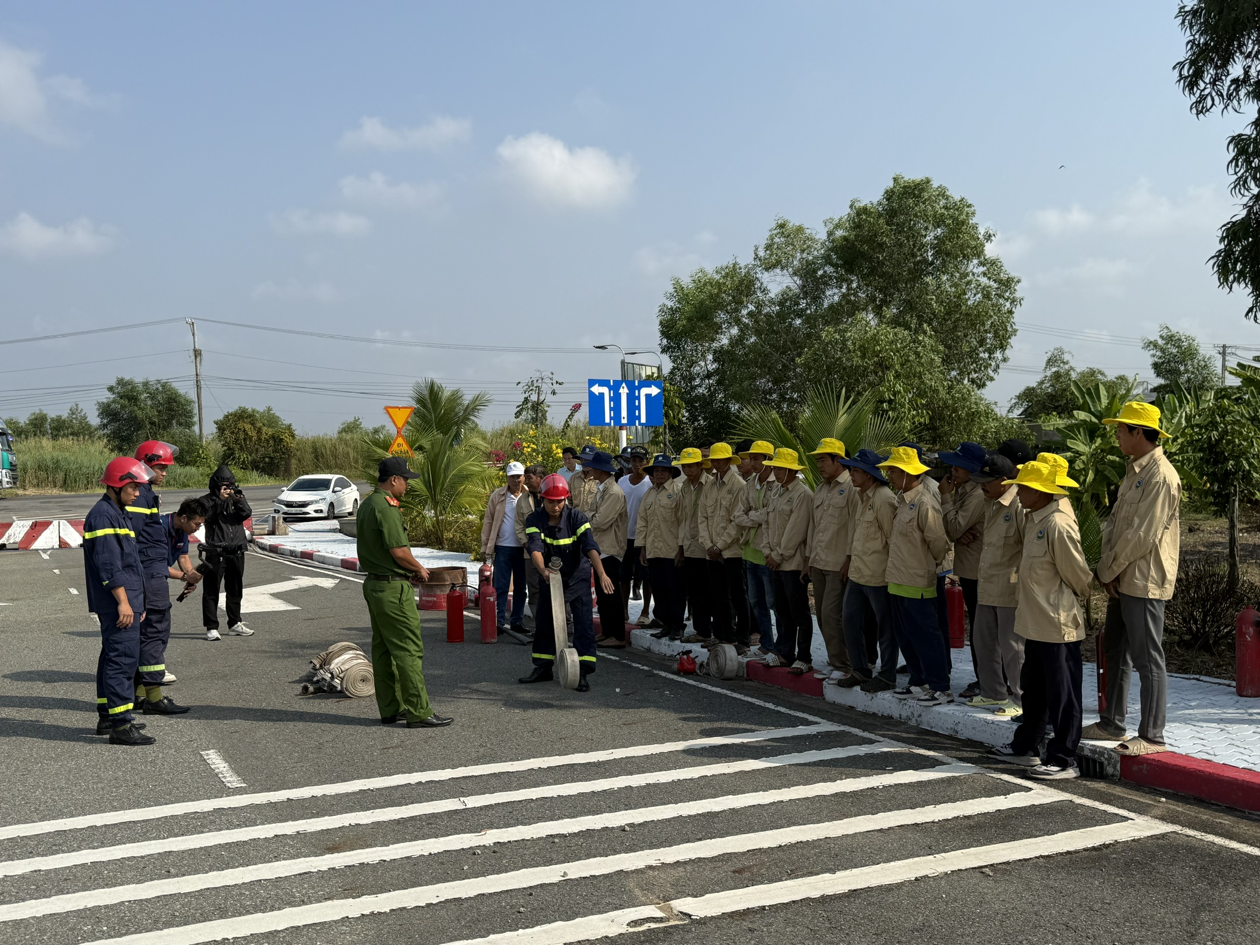 VWS-LA: Huấn luyện nghiệp vụ PCCC cho người lao động- Ảnh 2.