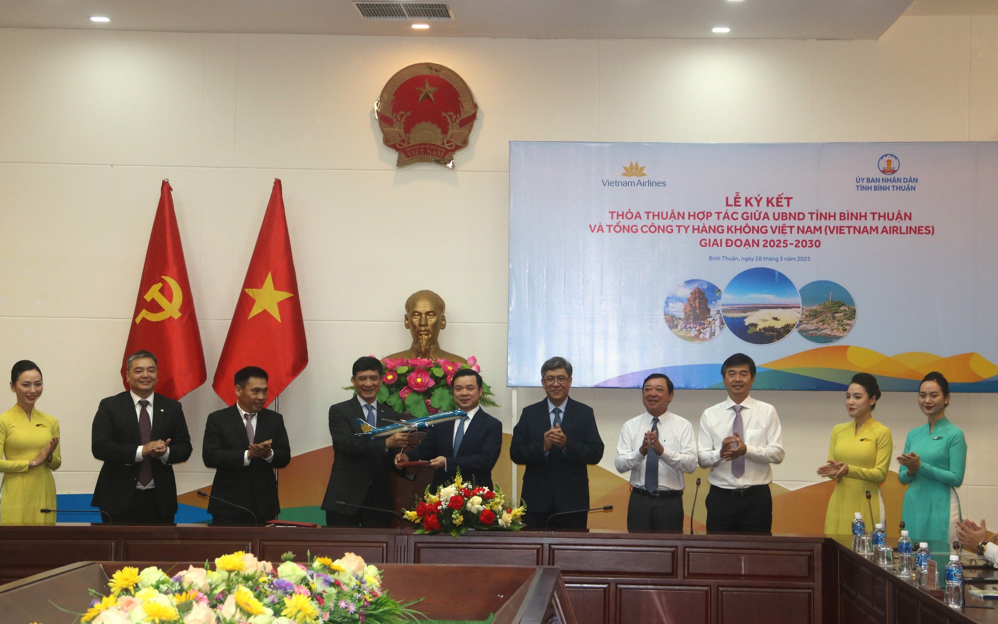 Bình Thuận mời gọi Vietnam Airlines mở trung tâm đào tạo hàng không