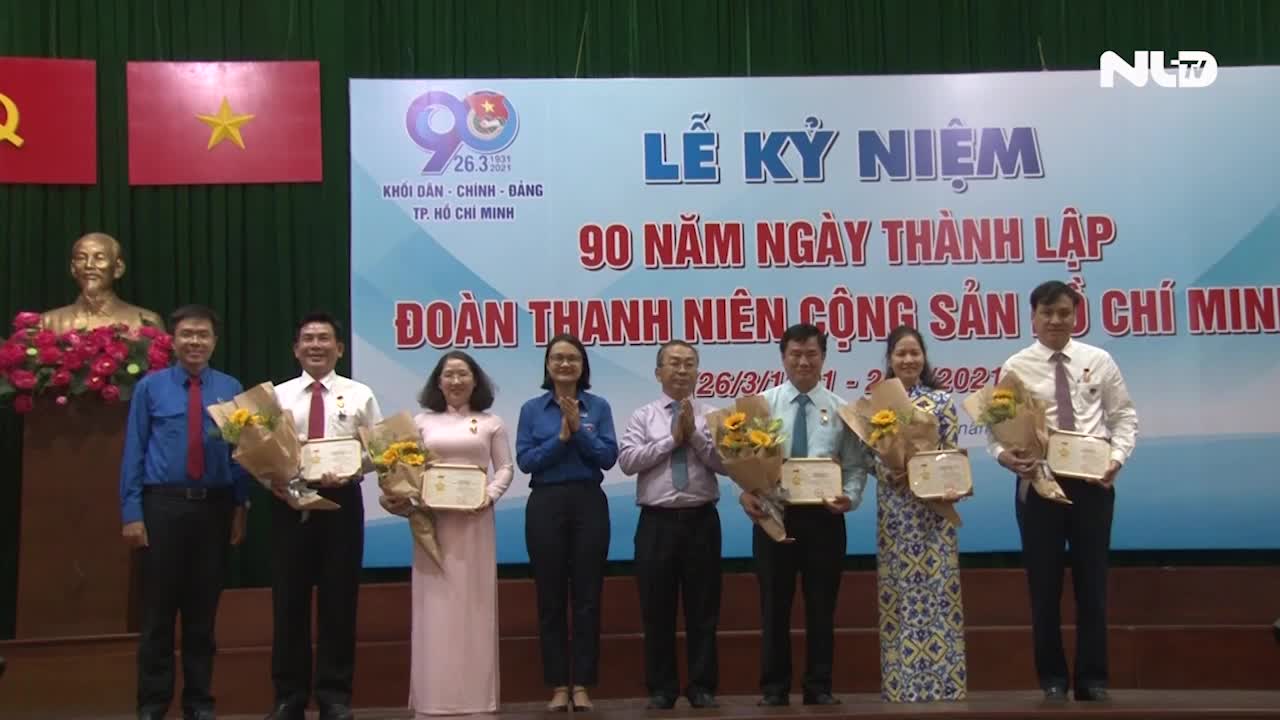 Trao kỷ niệm chương &ldquo;V&igrave; thế hệ trẻ&rdquo; cho 15 c&aacute; nh&acirc;n ti&ecirc;u biểu