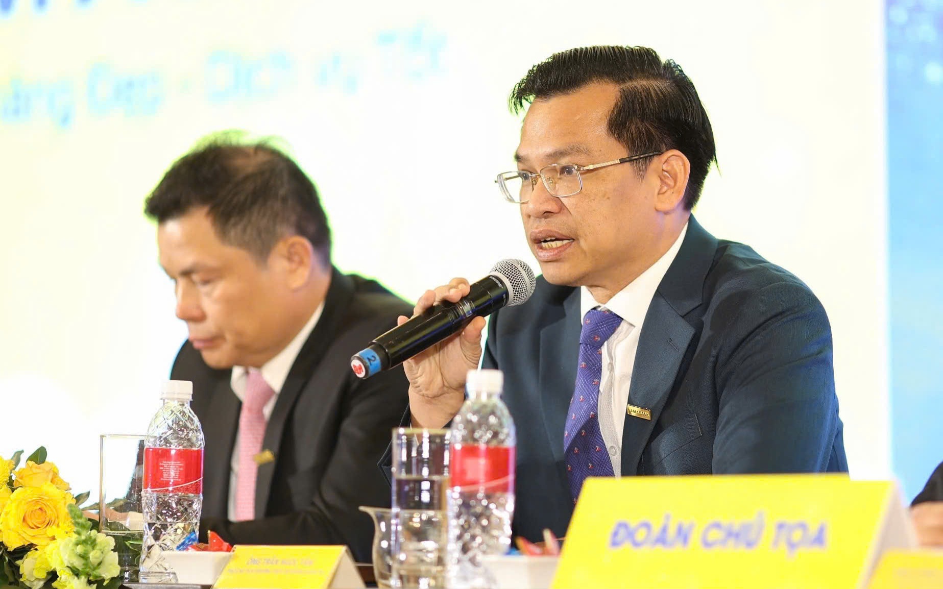 Nam A Bank chia cổ tức 25%, dự kiến mở văn phòng đại diện ở Mỹ, châu Âu