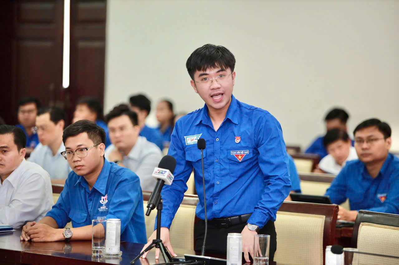 Chủ tịch UBND TP HCM: X&acirc;y quỹ nh&agrave; gi&aacute; rẻ để giữ ch&acirc;n người t&agrave;i- Ảnh 2.