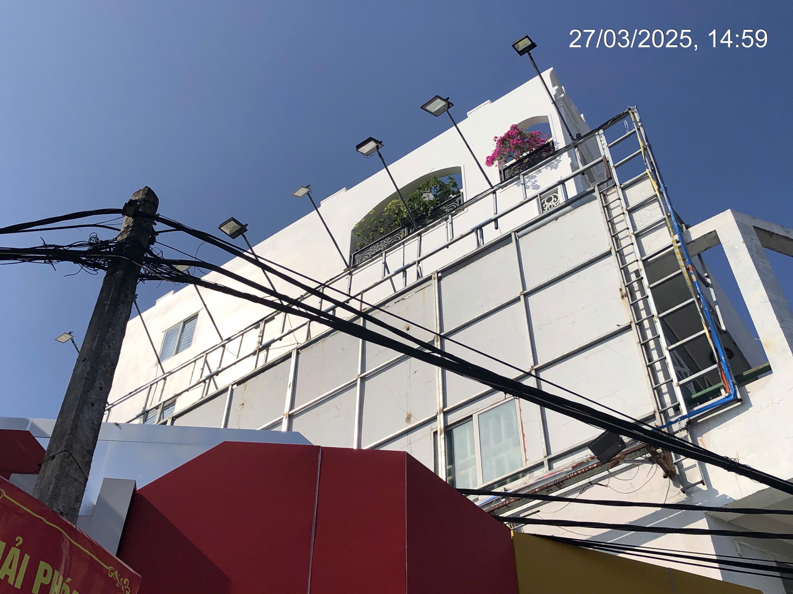 Vụ "Biển quảng cáo cá cược online "hoành tráng" ở Nha Trang": Đọc Báo Người Lao Động mới biết!- Ảnh 3.