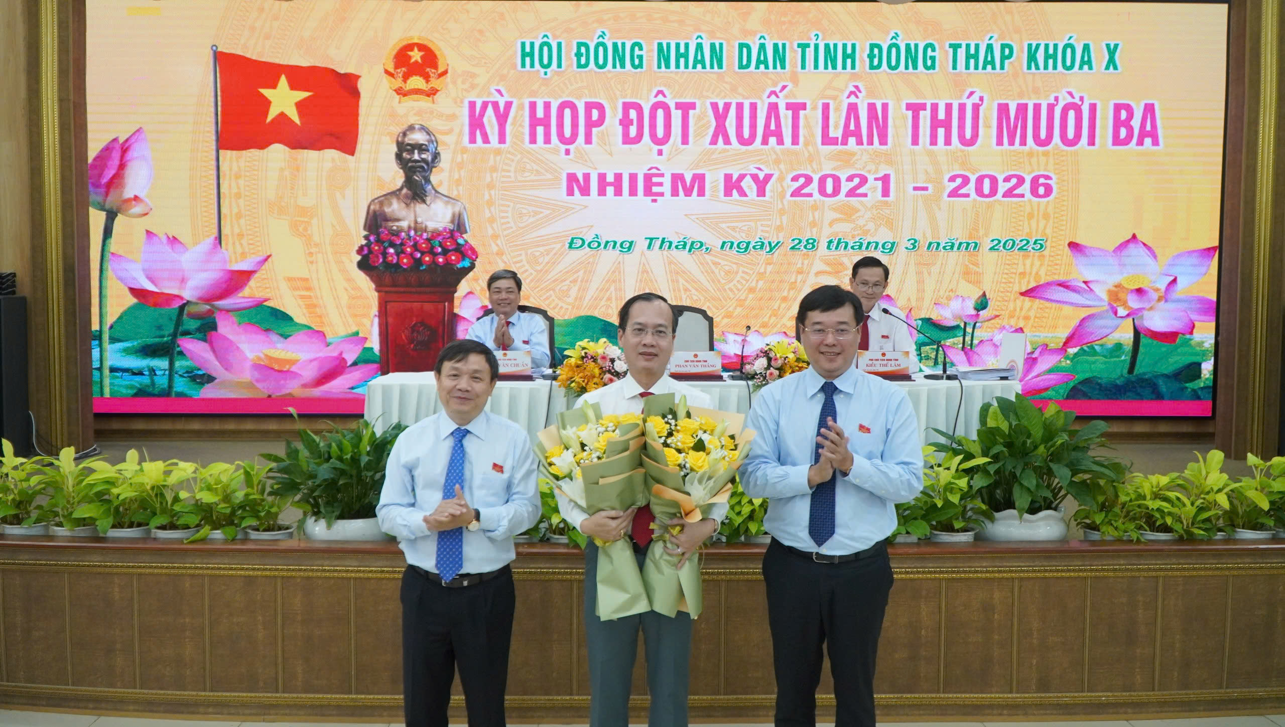 &Ocirc;ng Trần Tr&iacute; Quang được bầu l&agrave;m Chủ tịch UBND tỉnh Đồng Th&aacute;p- Ảnh 1.