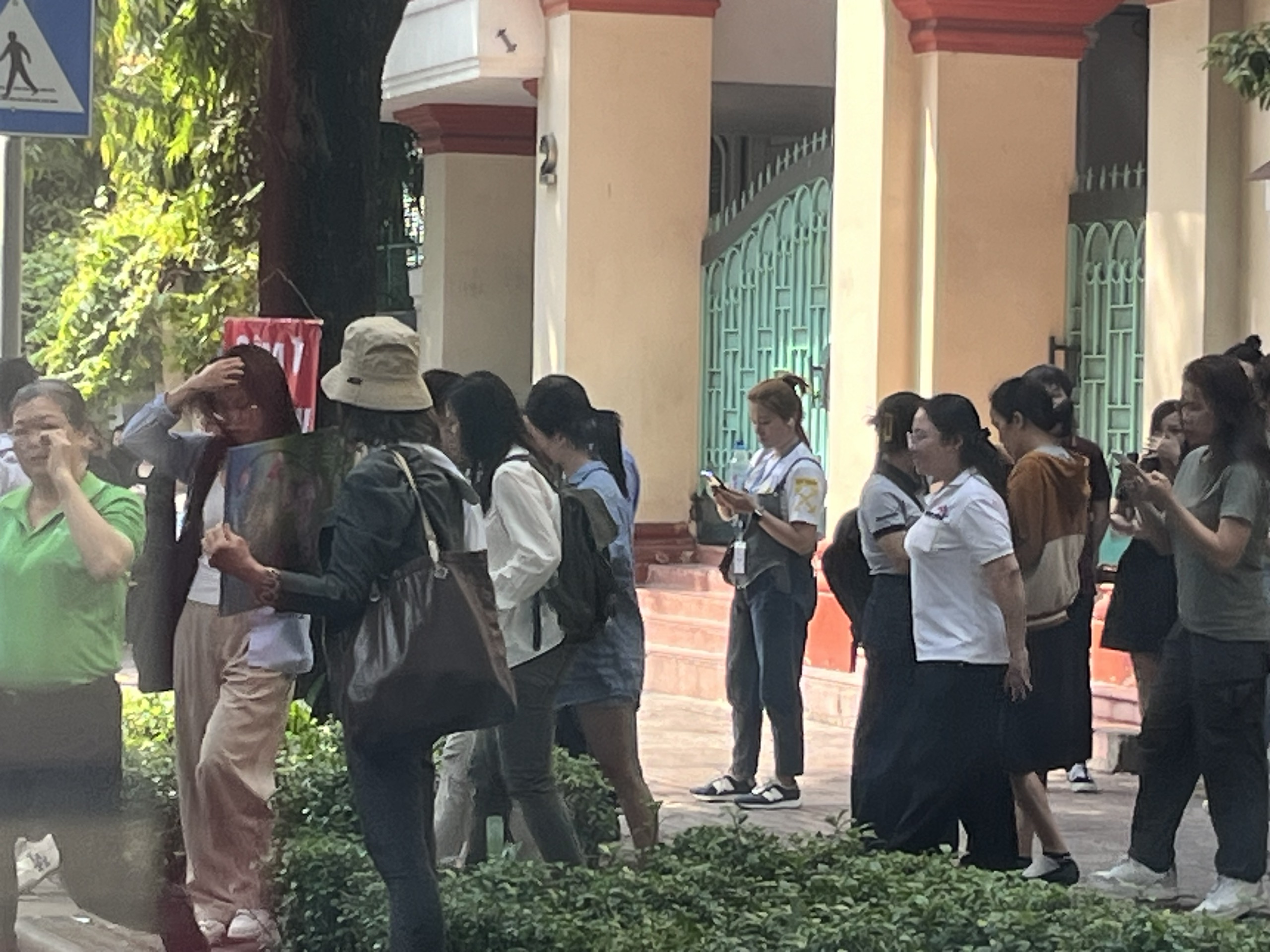 Người dân TP HCM hốt hoảng bởi rung lắc- Ảnh 3.