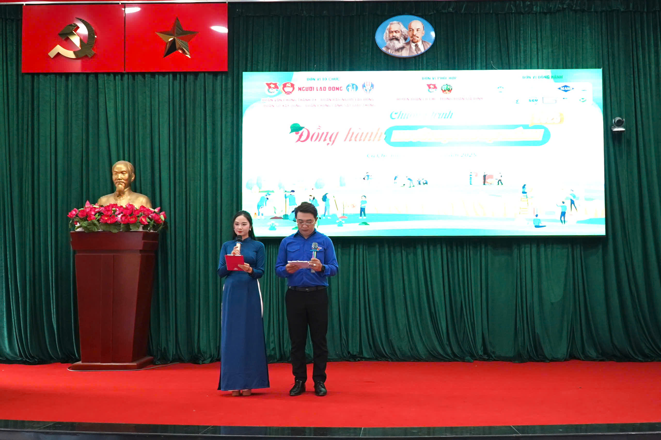 Chương trình "Đồng hành cùng người bạn ngoại thành" năm 2025: Tiếp lửa truyền thống anh hùng- Ảnh 19.
