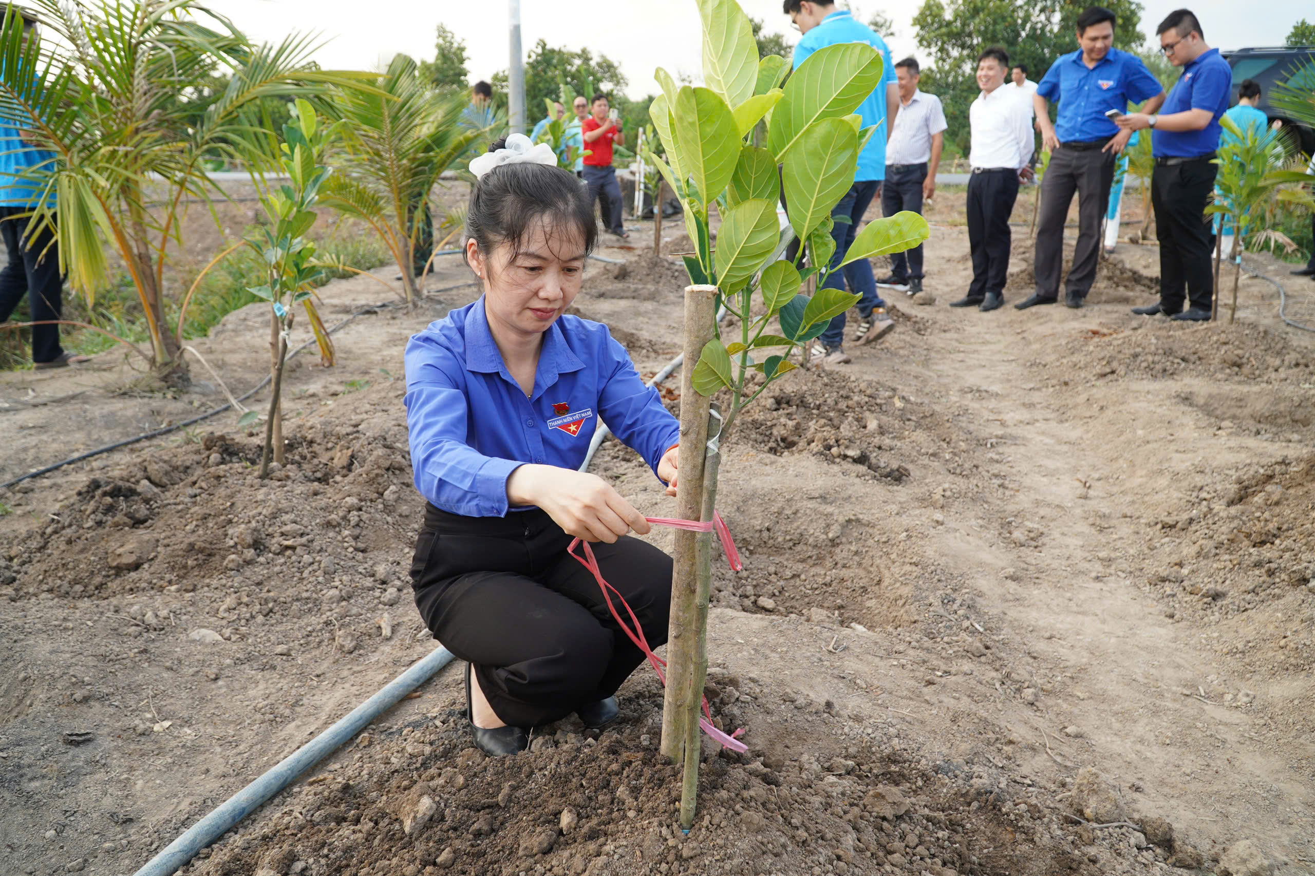 Chương trình "Đồng hành cùng người bạn ngoại thành" năm 2025: Tiếp lửa truyền thống anh hùng- Ảnh 13.