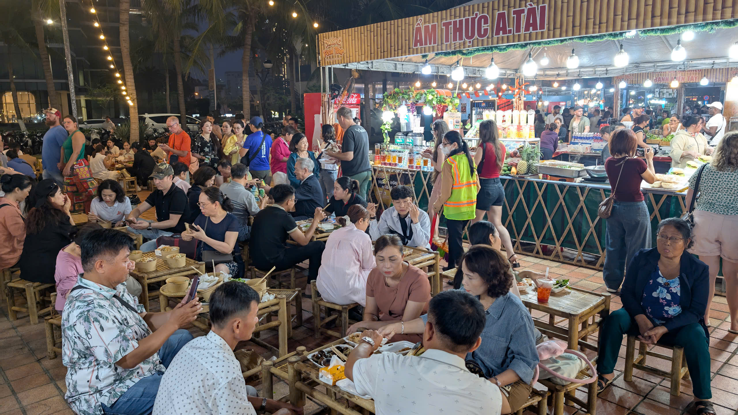 200 m&oacute;n ngon "đổ bộ" Lễ hội Đ&agrave; Nẵng Food Tour 2025- Ảnh 4.