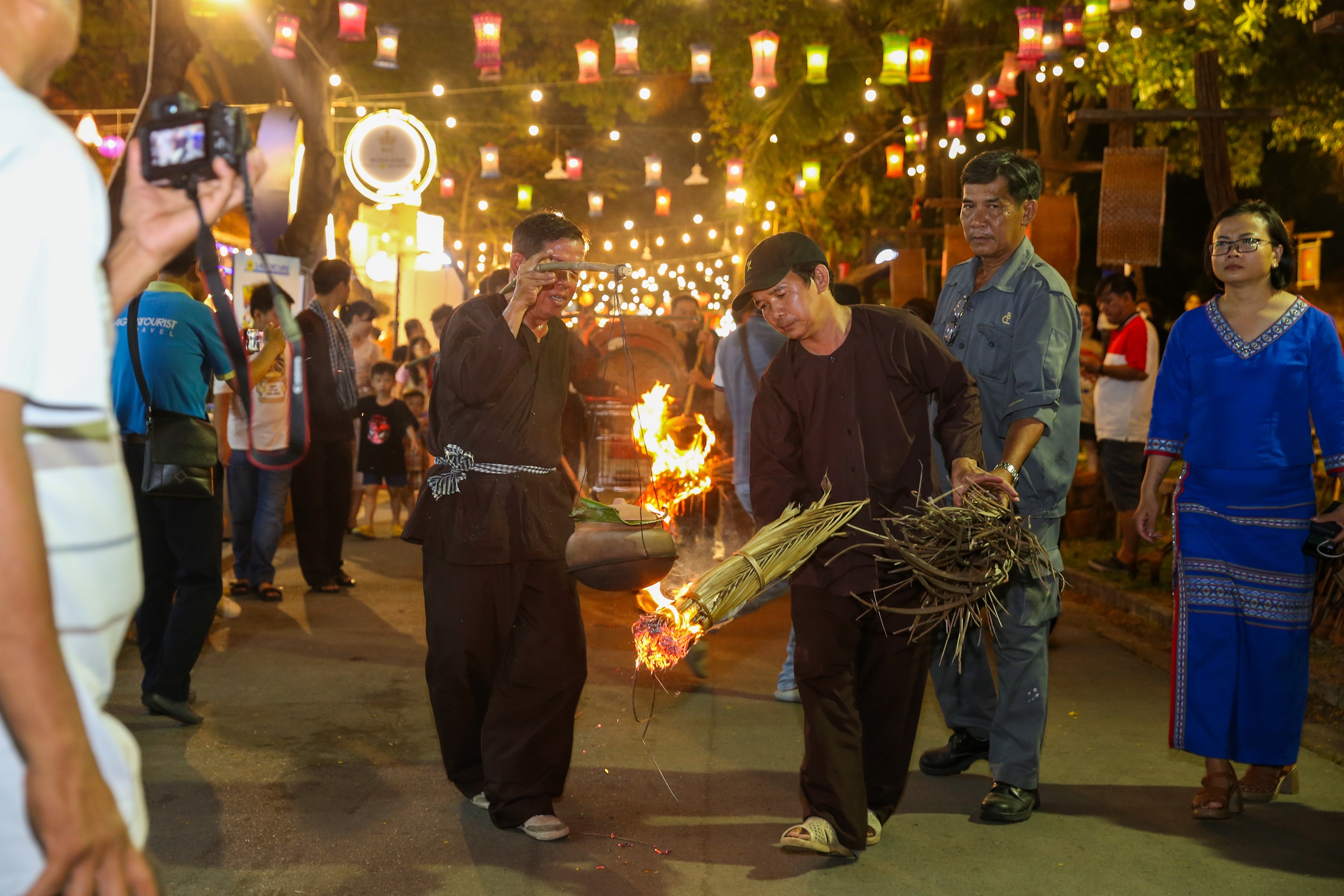Du khách thích thú trải nghiệm tại lễ hội ẩm thực của Saigontourist Group- Ảnh 20.