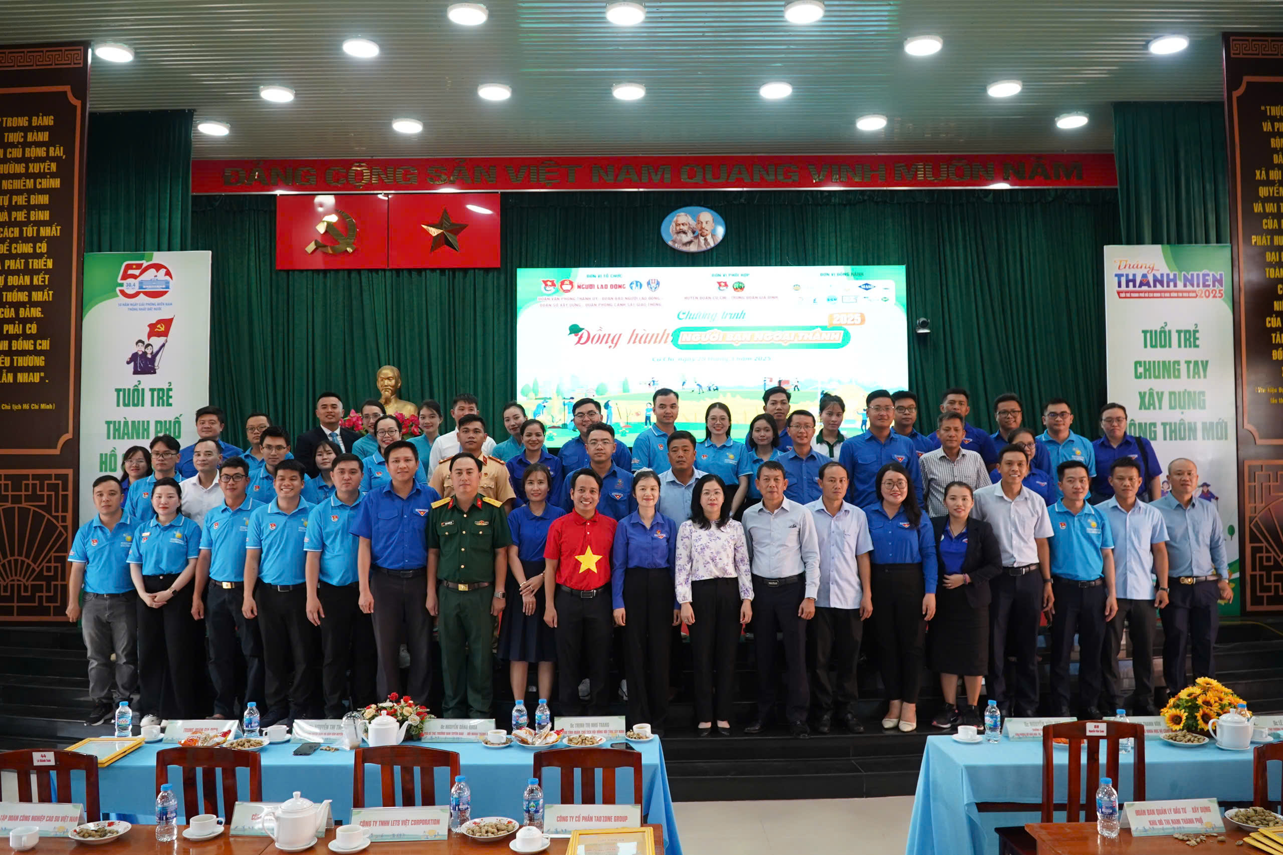 Chương trình "Đồng hành cùng người bạn ngoại thành" năm 2025: Tiếp lửa truyền thống anh hùng- Ảnh 15.