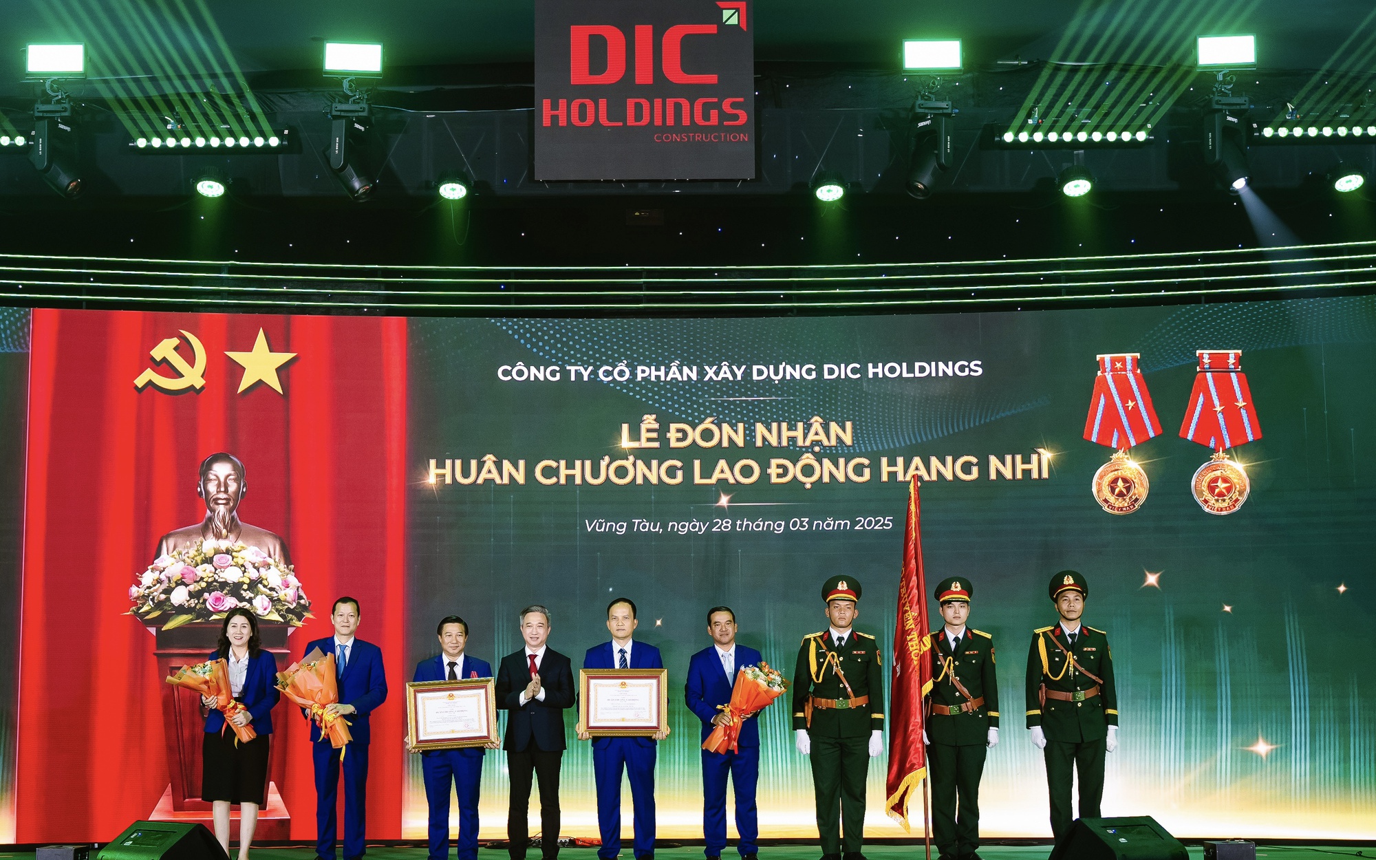 DIC Holdings kỷ niệm 30 năm thành lập và nhận Huân chương Lao động