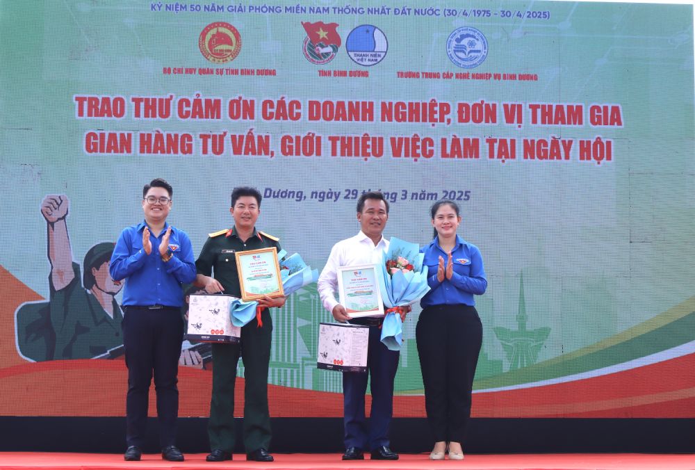 Hình ảnh về ngày hội giới thiệu việc làm tại Bình Dương- Ảnh 4.