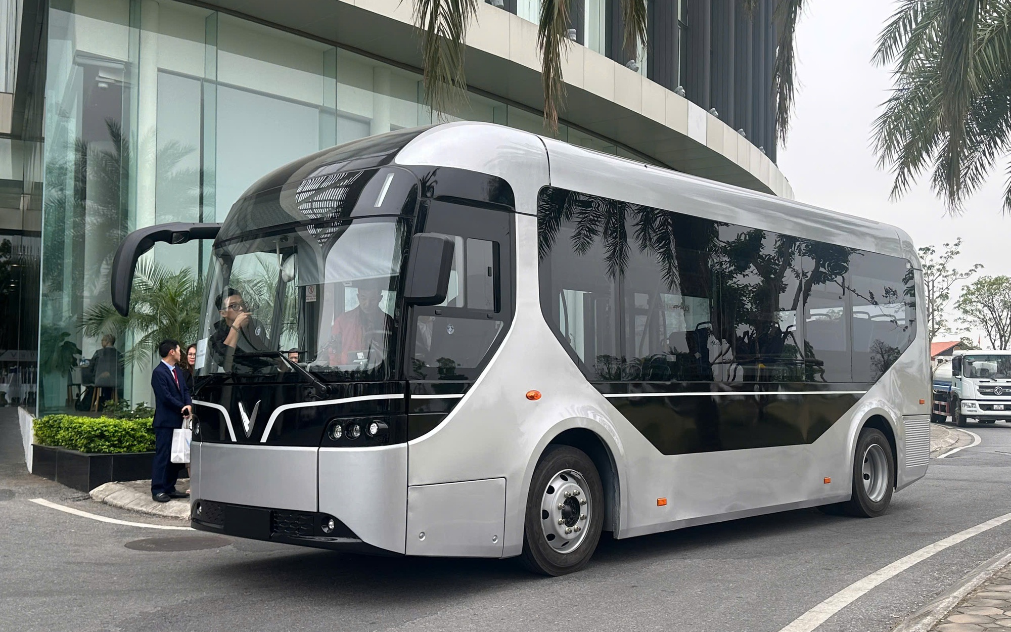 VinFast hé lộ thêm 2 mẫu xe điện sẽ ra mắt trong năm nay