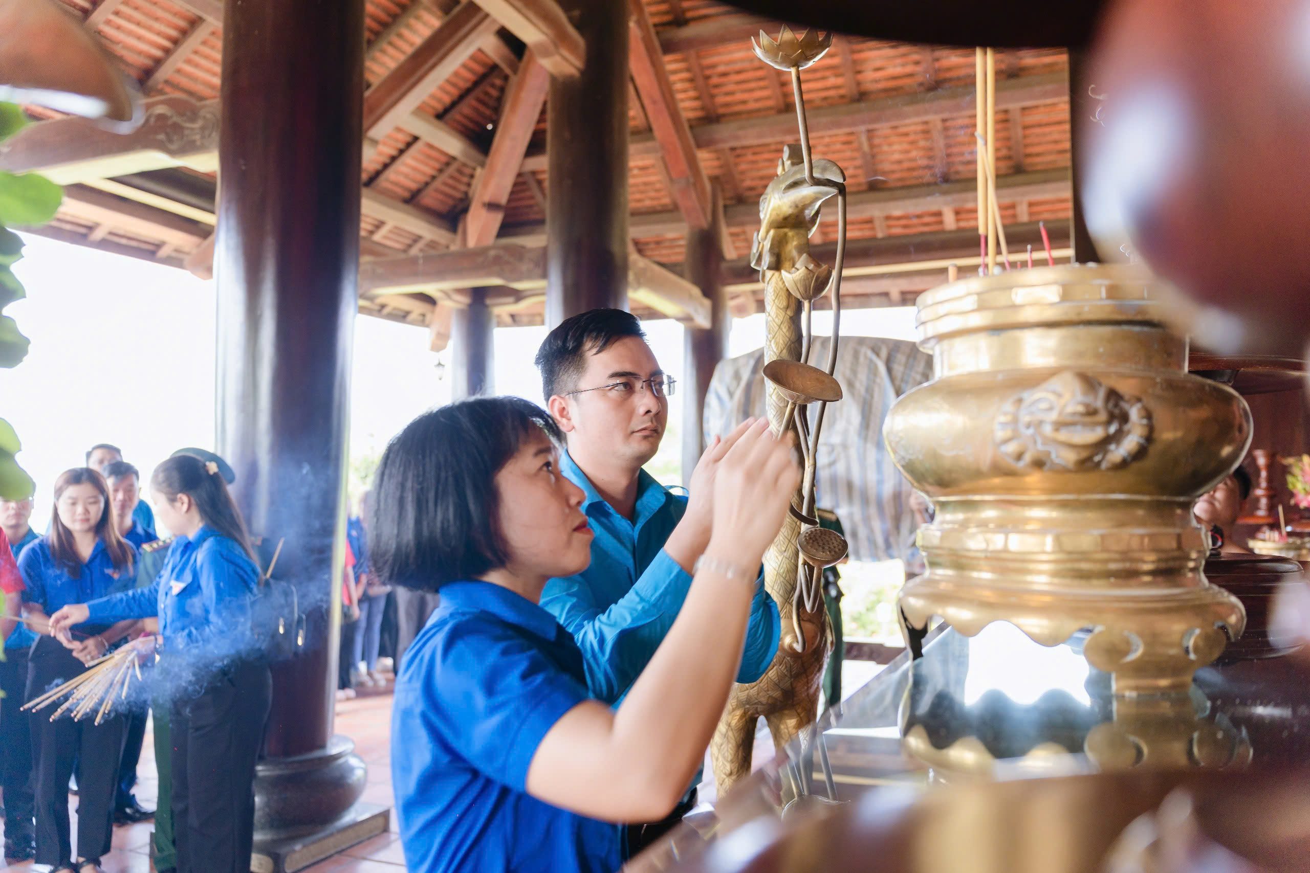 B&aacute;o Người Lao Động trao tặng cờ Tổ quốc tại tỉnh T&acirc;y Ninh- Ảnh 4.