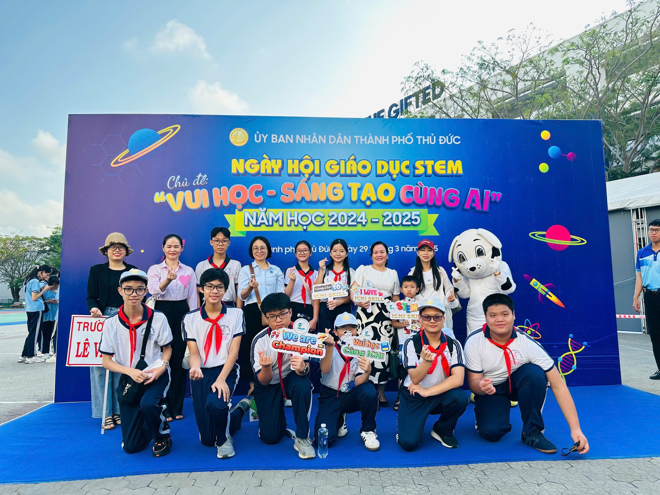 2.000 học sinh TP Thủ Đức "Vui học - S&aacute;ng tạo c&ugrave;ng AI"- Ảnh 1.