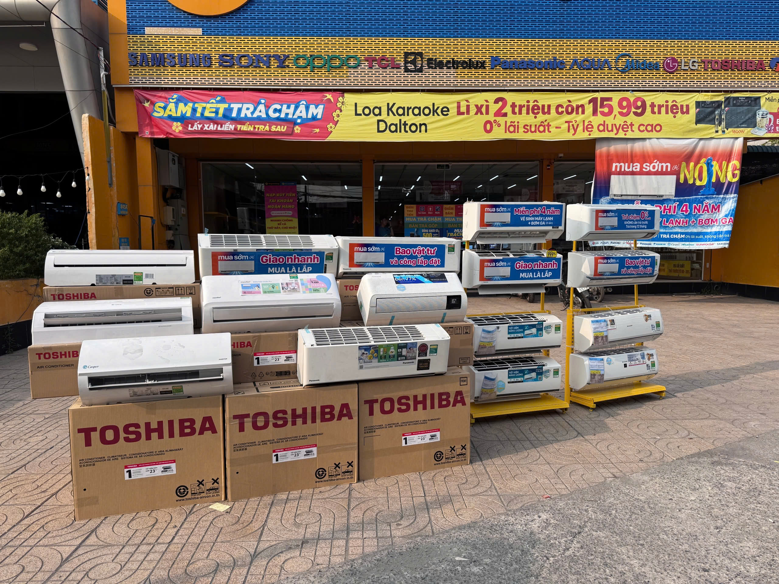 V&agrave;o m&ugrave;a n&oacute;ng, m&aacute;y lạnh vẫn ế d&agrave;i- Ảnh 1.