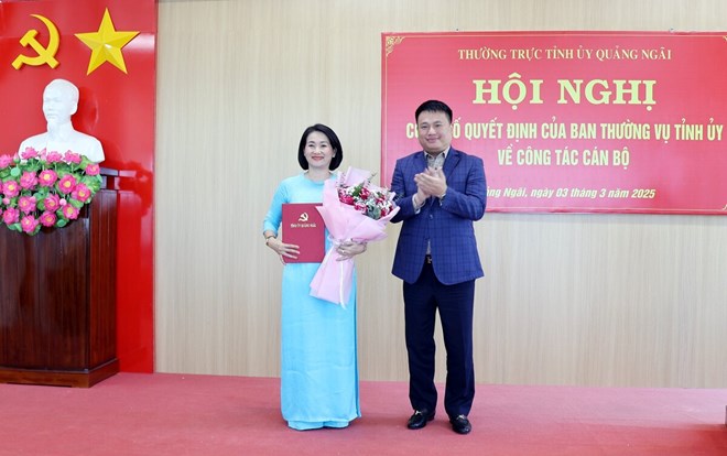Giới thiệu nh&acirc;n sự bầu Chủ tịch LĐLĐ tỉnh Quảng Ng&atilde;i- Ảnh 1.
