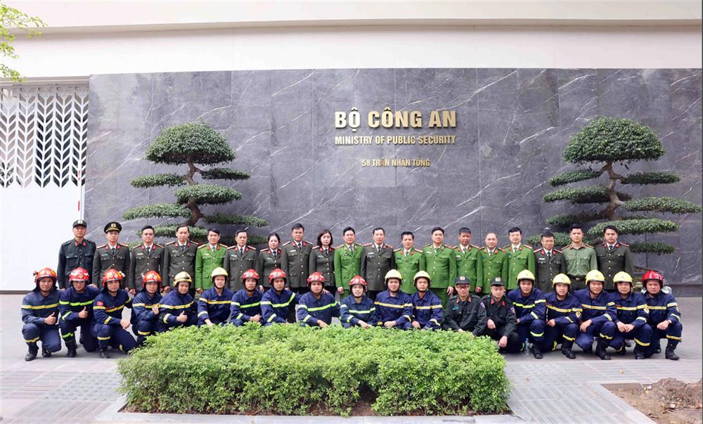 Đội cứu nạn, cứu hộ khắc phục hậu quả động đất ở Myanmar "giúp bạn như giúp mình"- Ảnh 2.
