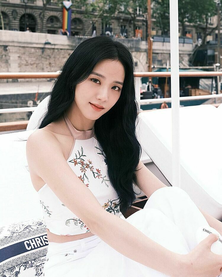 Mỹ nhân Jisoo của Blackpink đến Hà Nội- Ảnh 4.