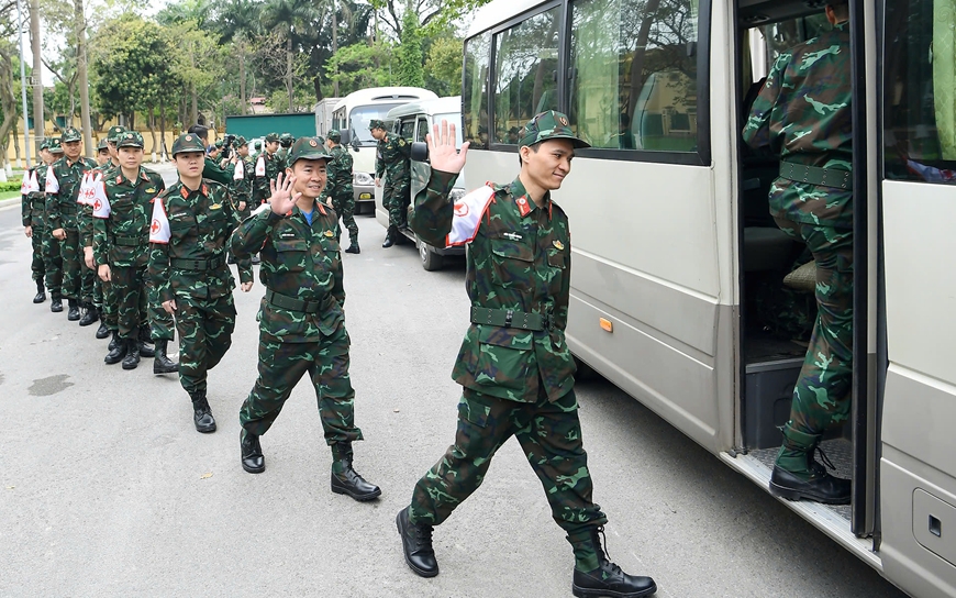 Lực lượng quân đội tham gia khắc phục hậu quả động đất tại Myanmar lên đường