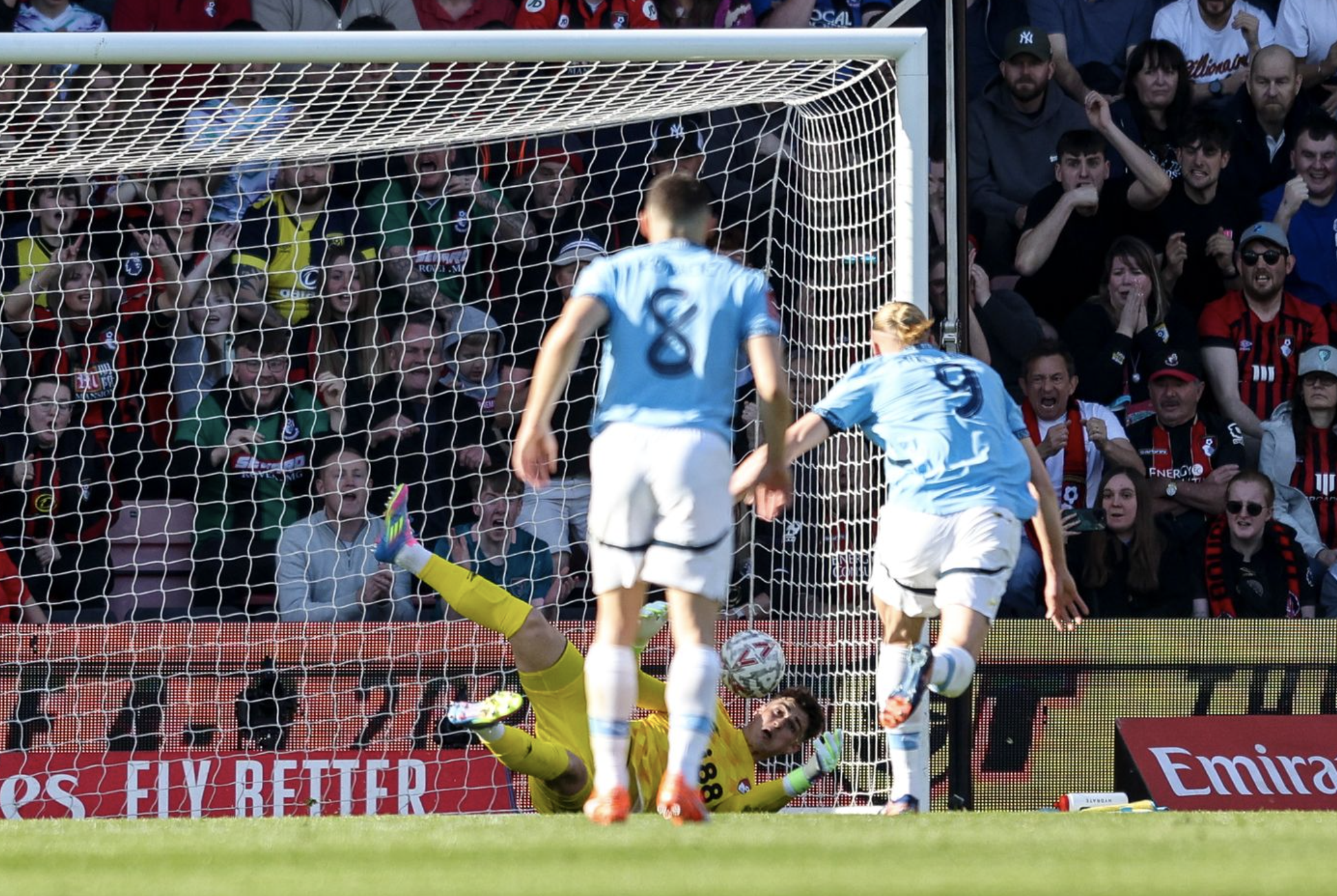 Ngược d&ograve;ng hạ Bournemouth, Man City b&ugrave;ng nổ ở tứ kết FA Cup- Ảnh 2.