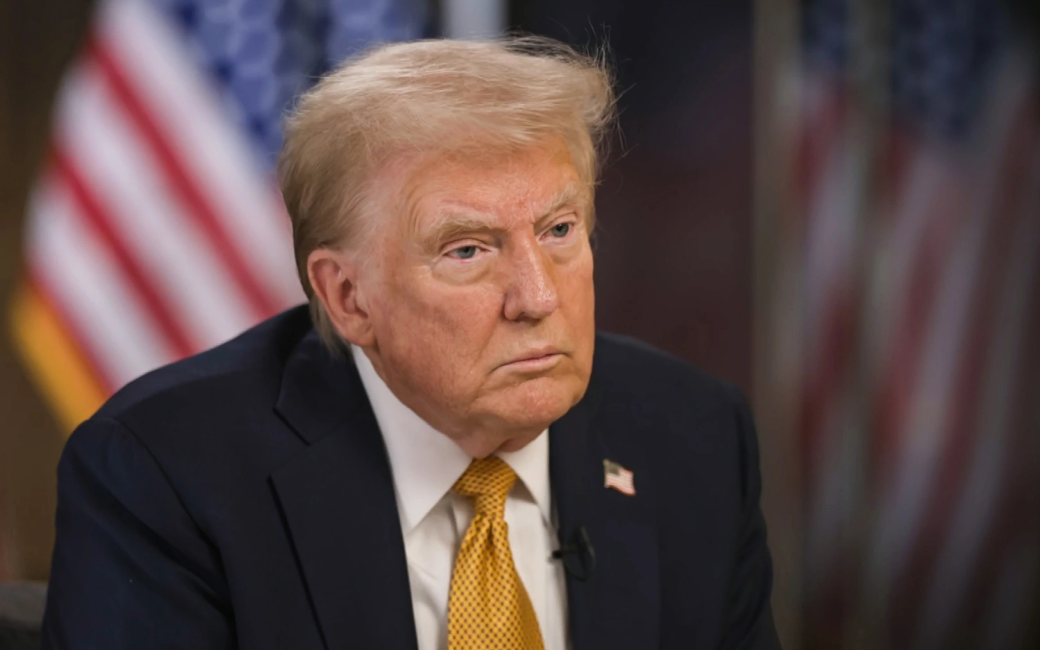 Tổng thống Donald Trump không loại trừ vũ lực để "100% có được Greenland"