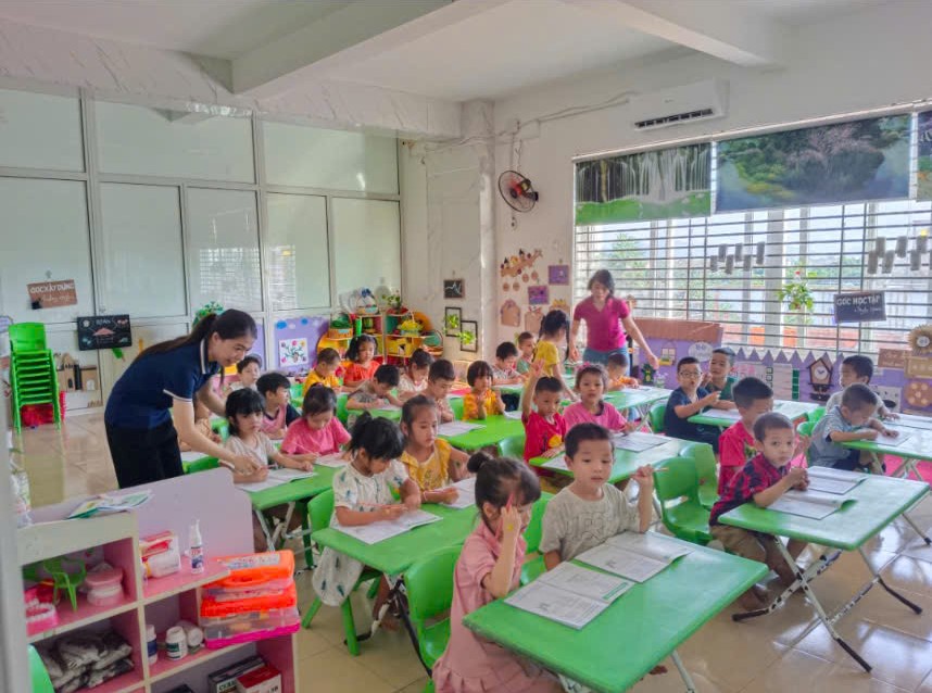 452 giáo viên, nhân viên nhà trường bất ngờ là “con nợ” BHXH - Ảnh 1.
