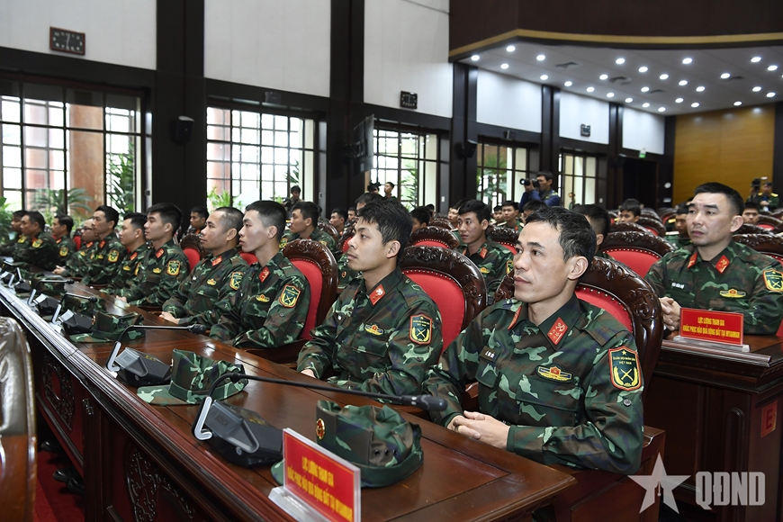 Lực lượng qu&acirc;n đội tham gia khắc phục hậu quả động đất tại Myanmar l&ecirc;n đường- Ảnh 2.