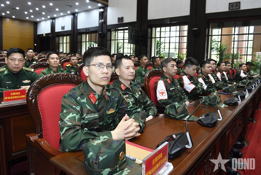 Lực lượng qu&acirc;n đội tham gia khắc phục hậu quả động đất tại Myanmar l&ecirc;n đường- Ảnh 5.