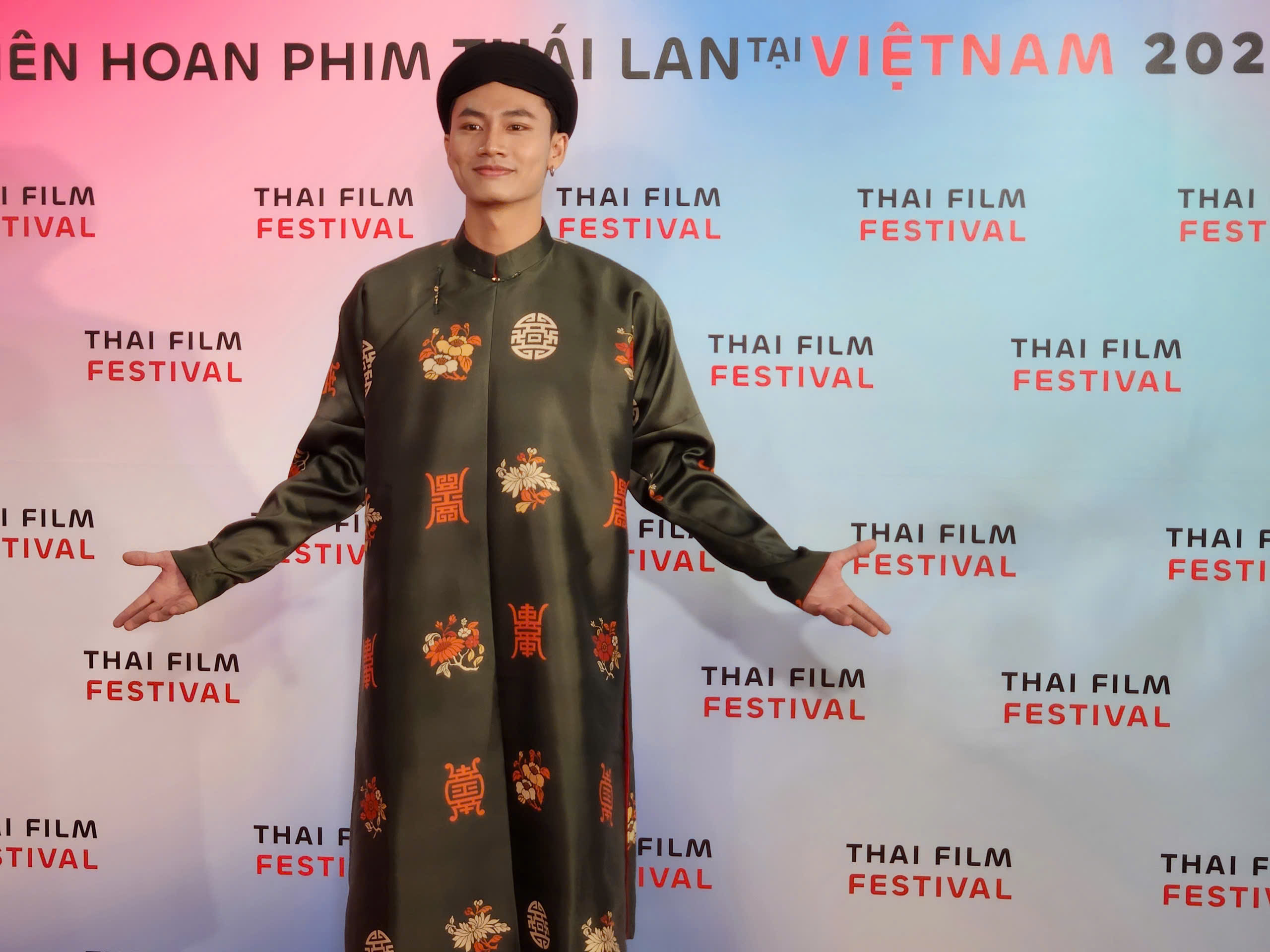 NSƯT Kim Tuyến và dàn sao Việt khuấy động thảm đỏ LHP Thái- Ảnh 10.
